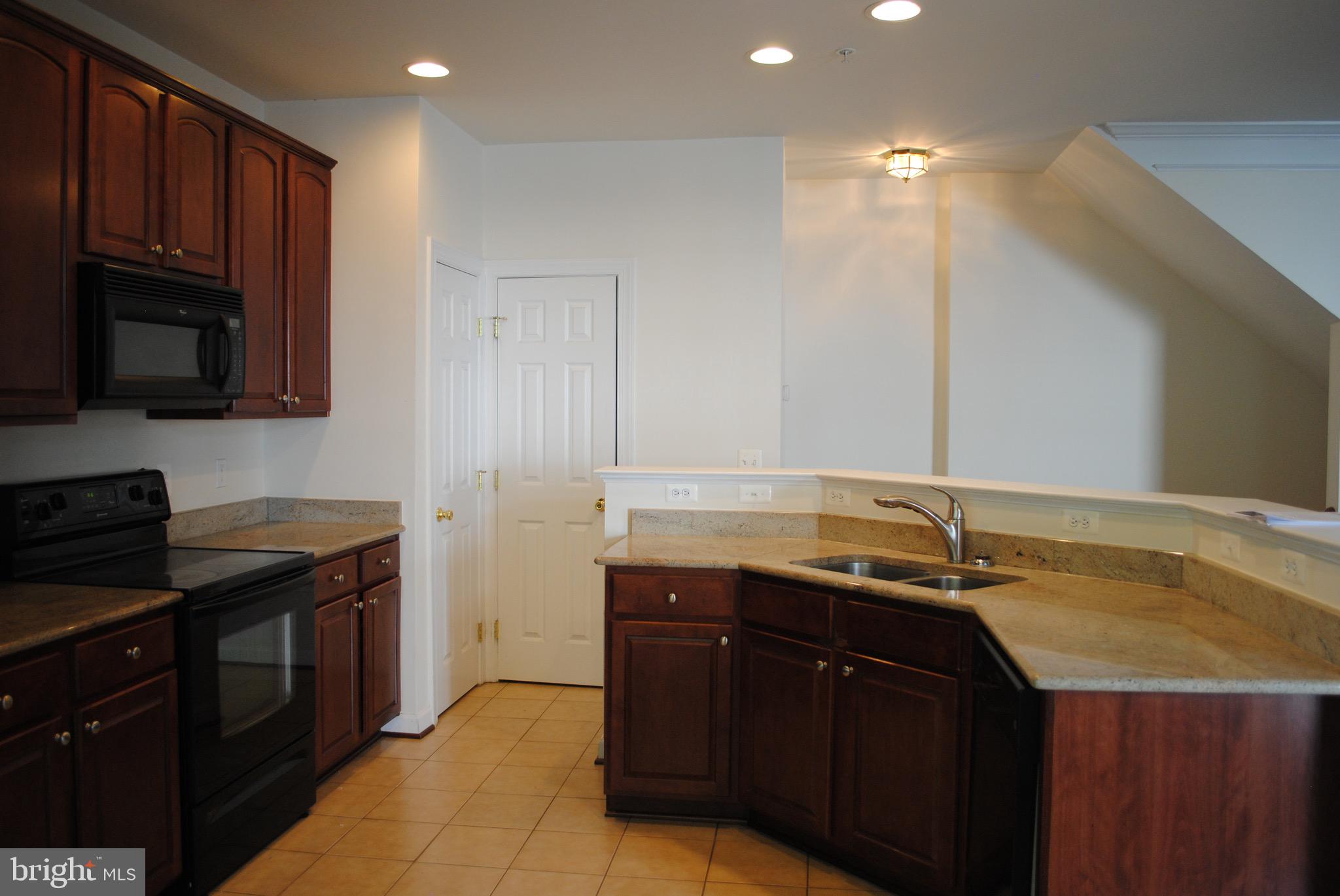 COPPERMINE CROSSING - Residential Lease