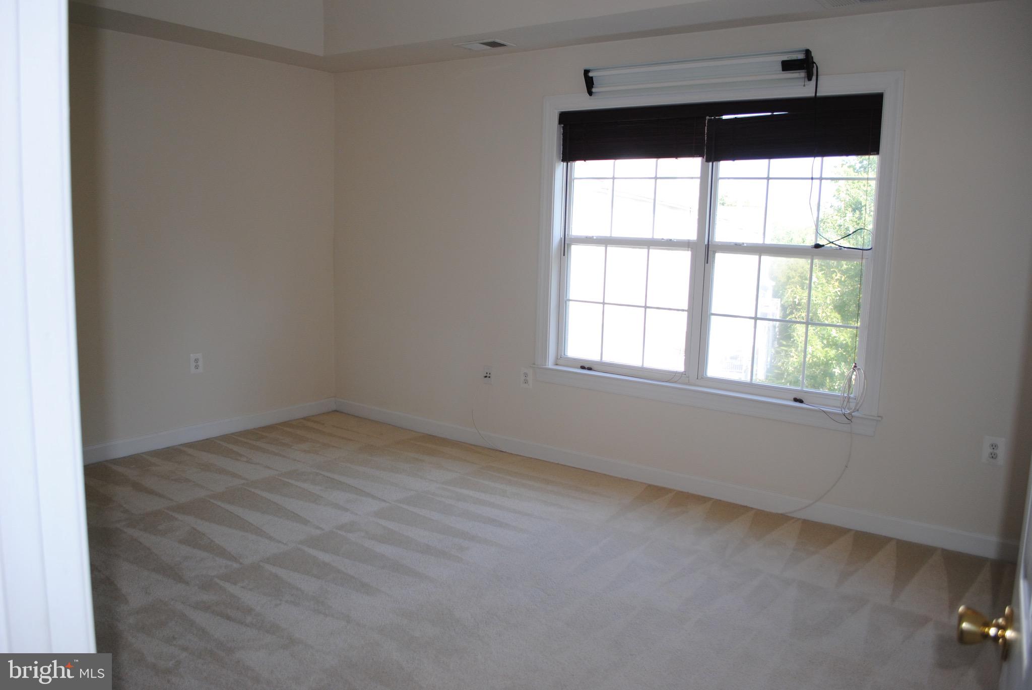 COPPERMINE CROSSING - Residential Lease