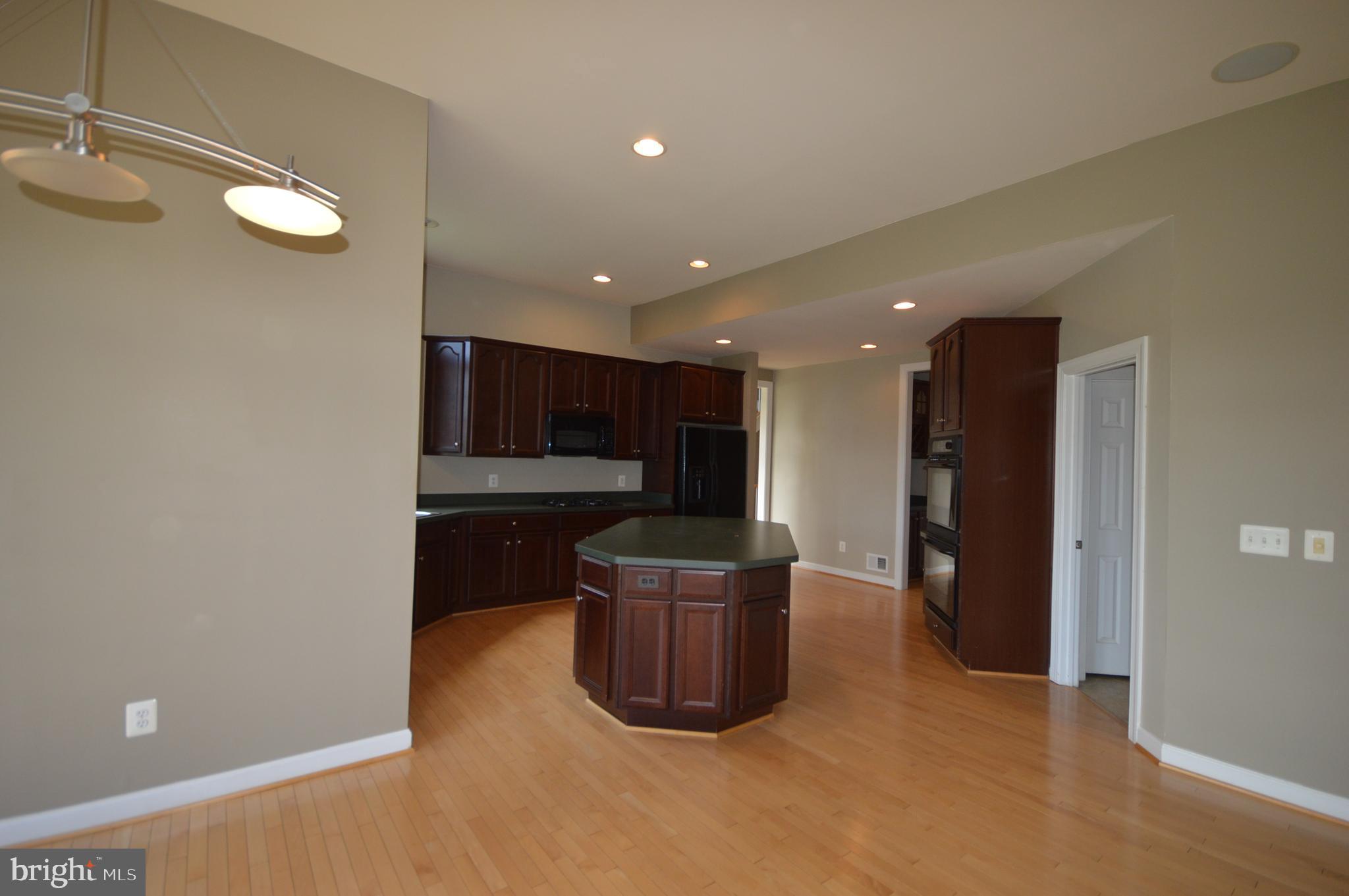 DEERFIELD VILLAGE - Residential Lease