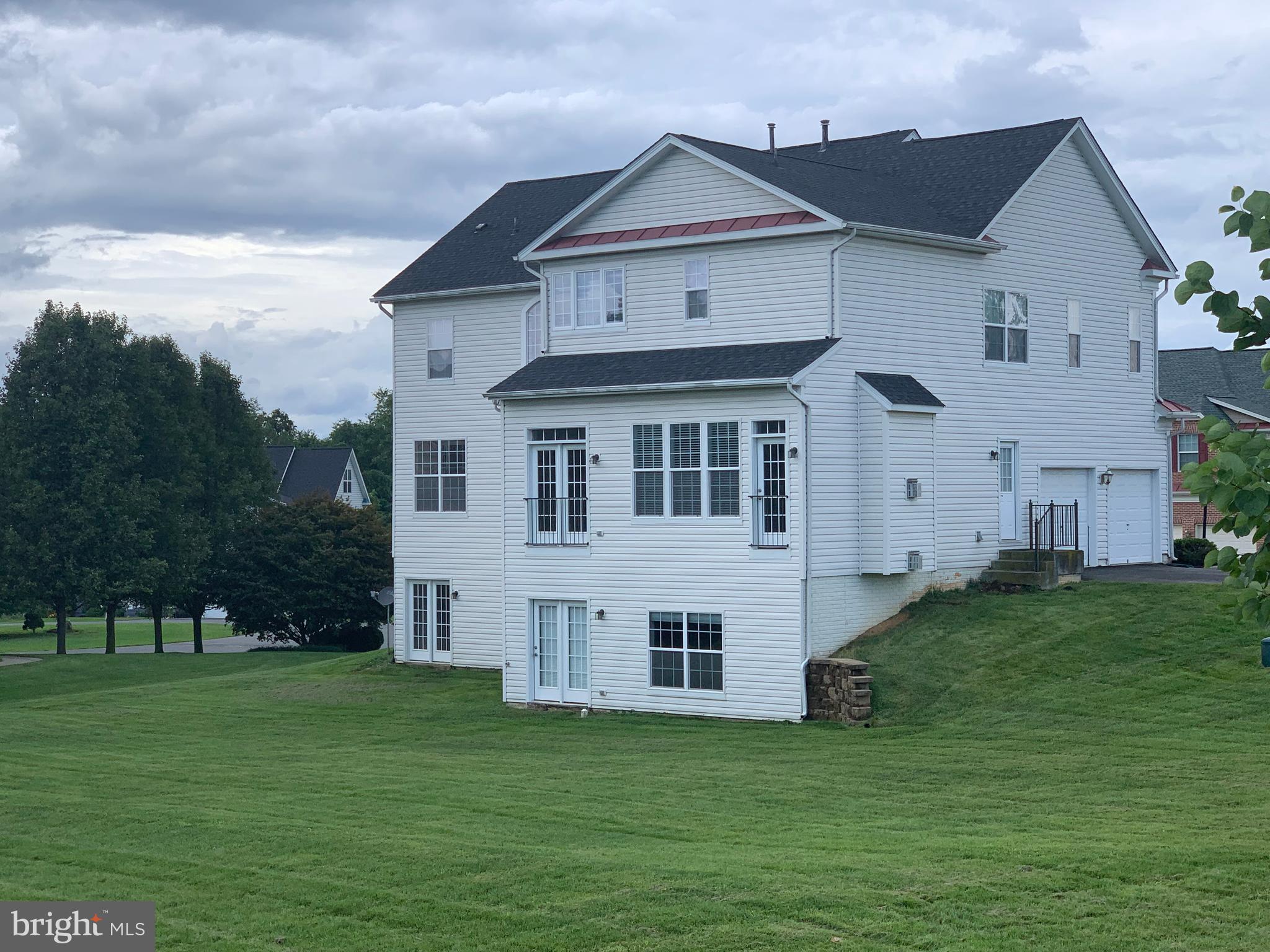 DEERFIELD VILLAGE - Residential Lease