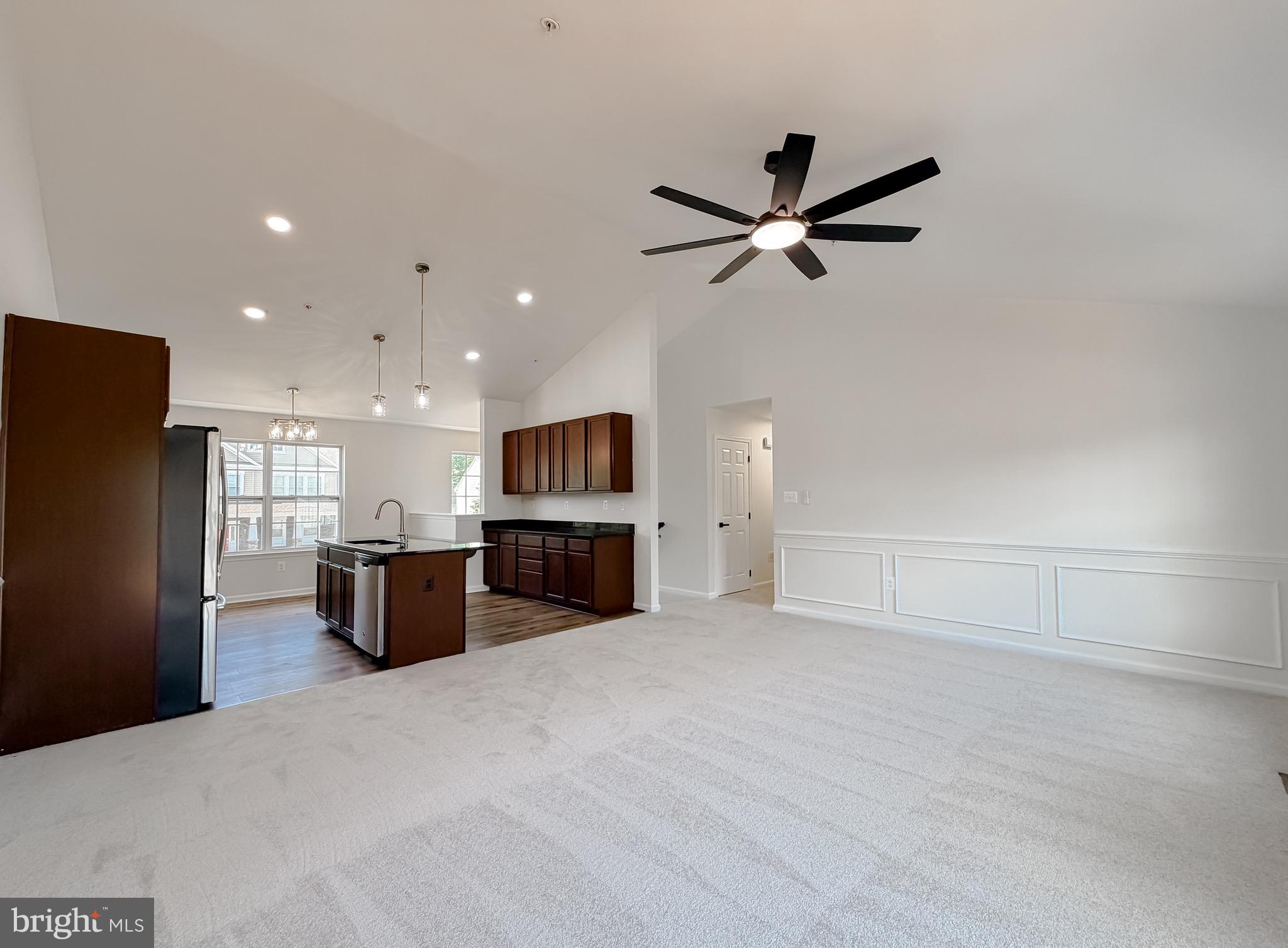 ELIZABETH HILLS - Residential