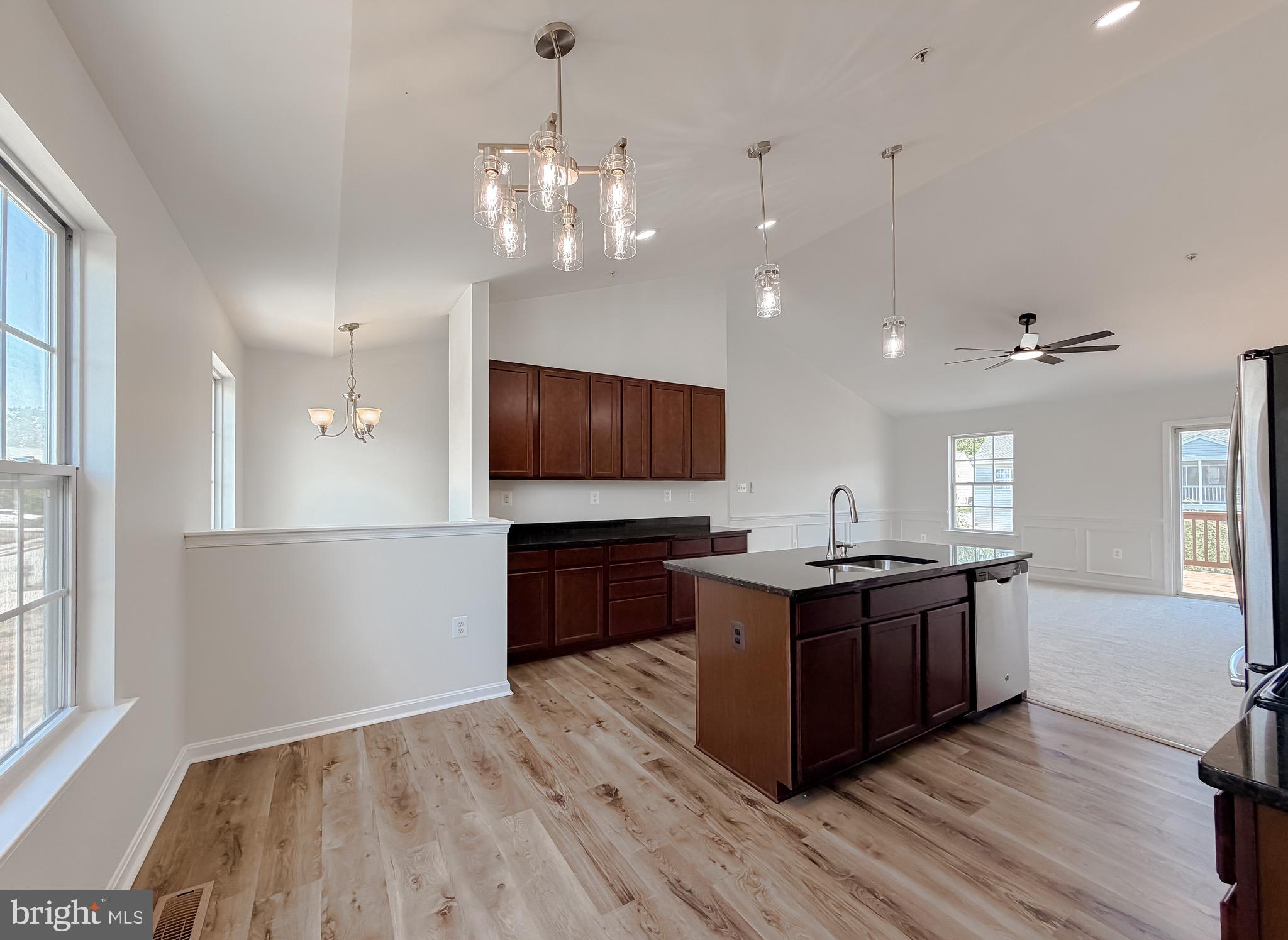 ELIZABETH HILLS - Residential