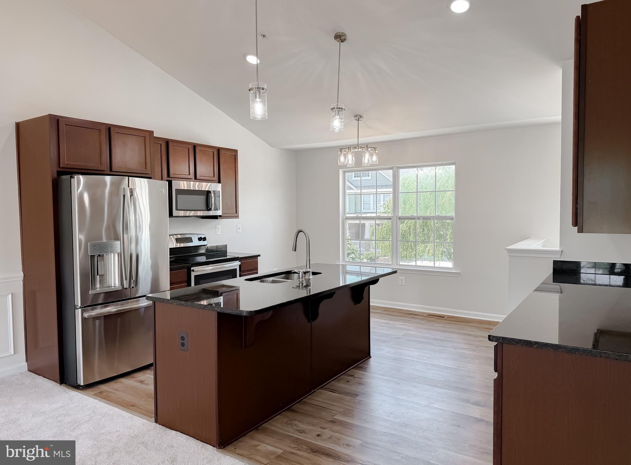 ELIZABETH HILLS - Residential