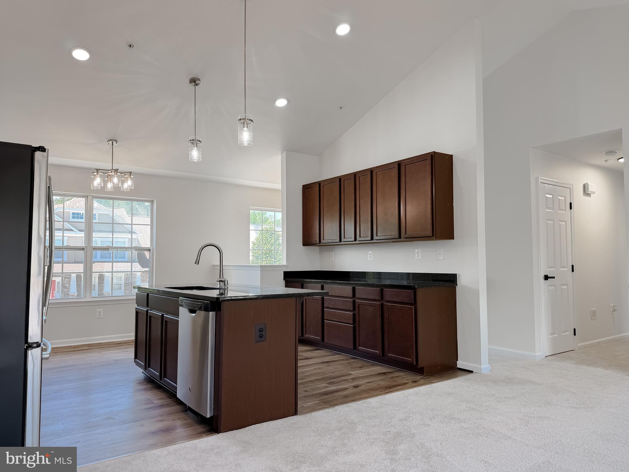 ELIZABETH HILLS - Residential