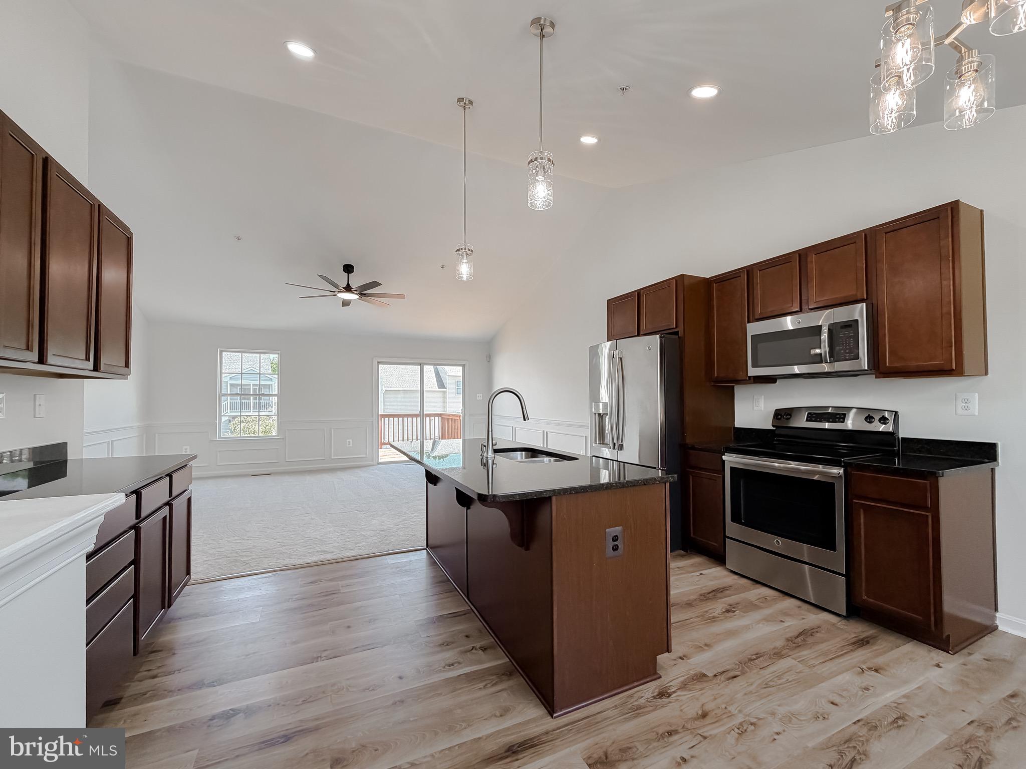 ELIZABETH HILLS - Residential