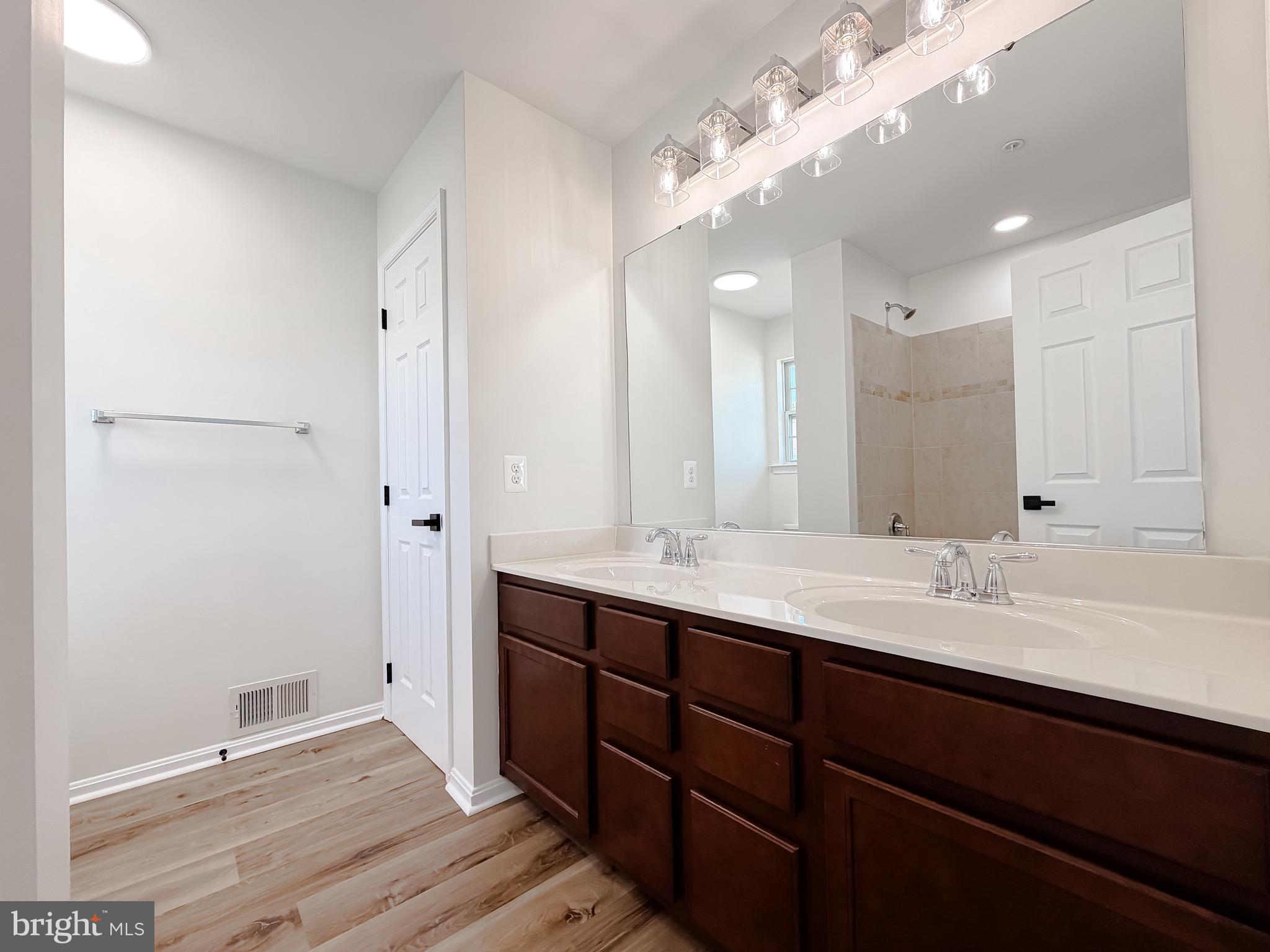 ELIZABETH HILLS - Residential