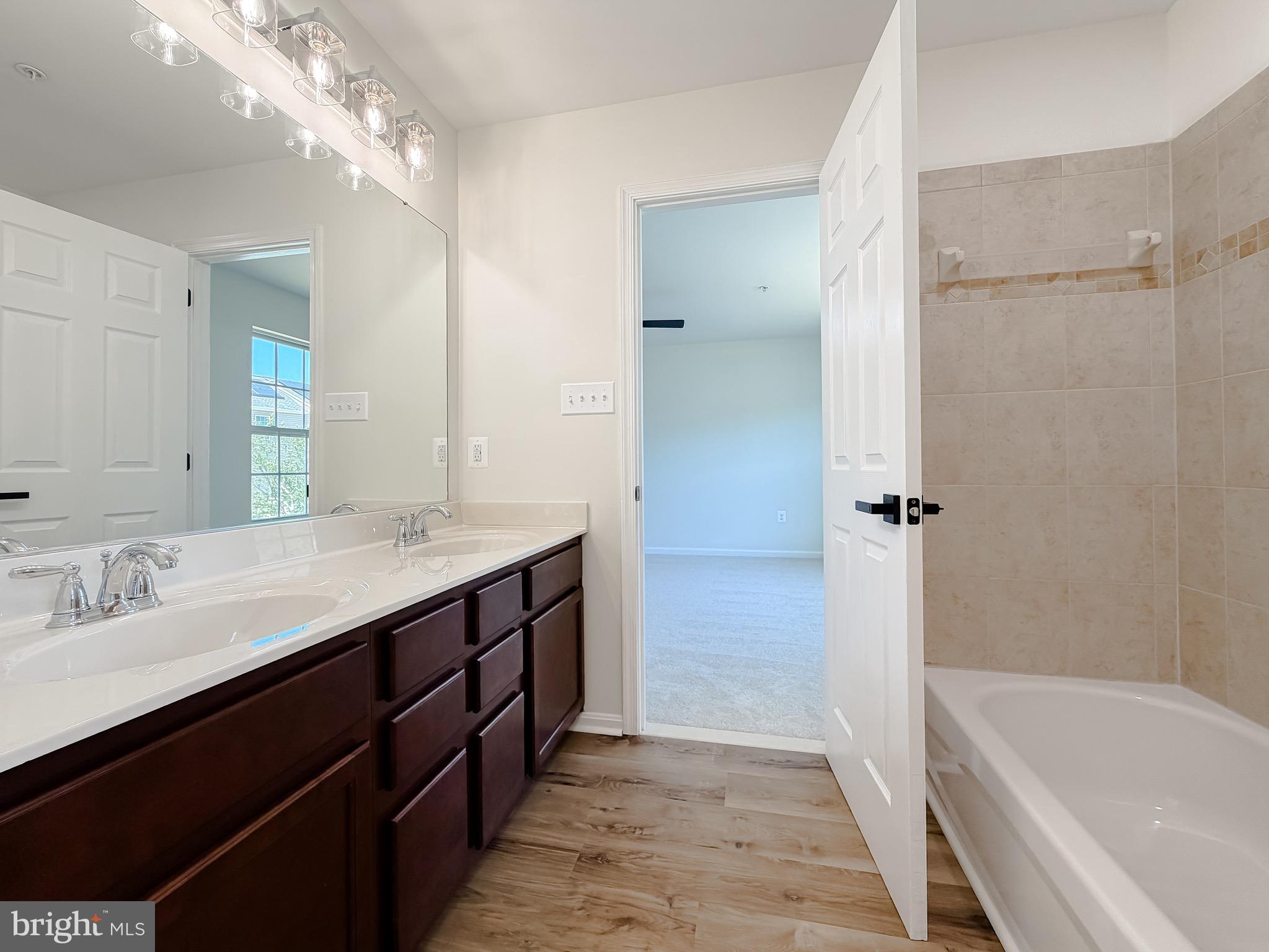 ELIZABETH HILLS - Residential