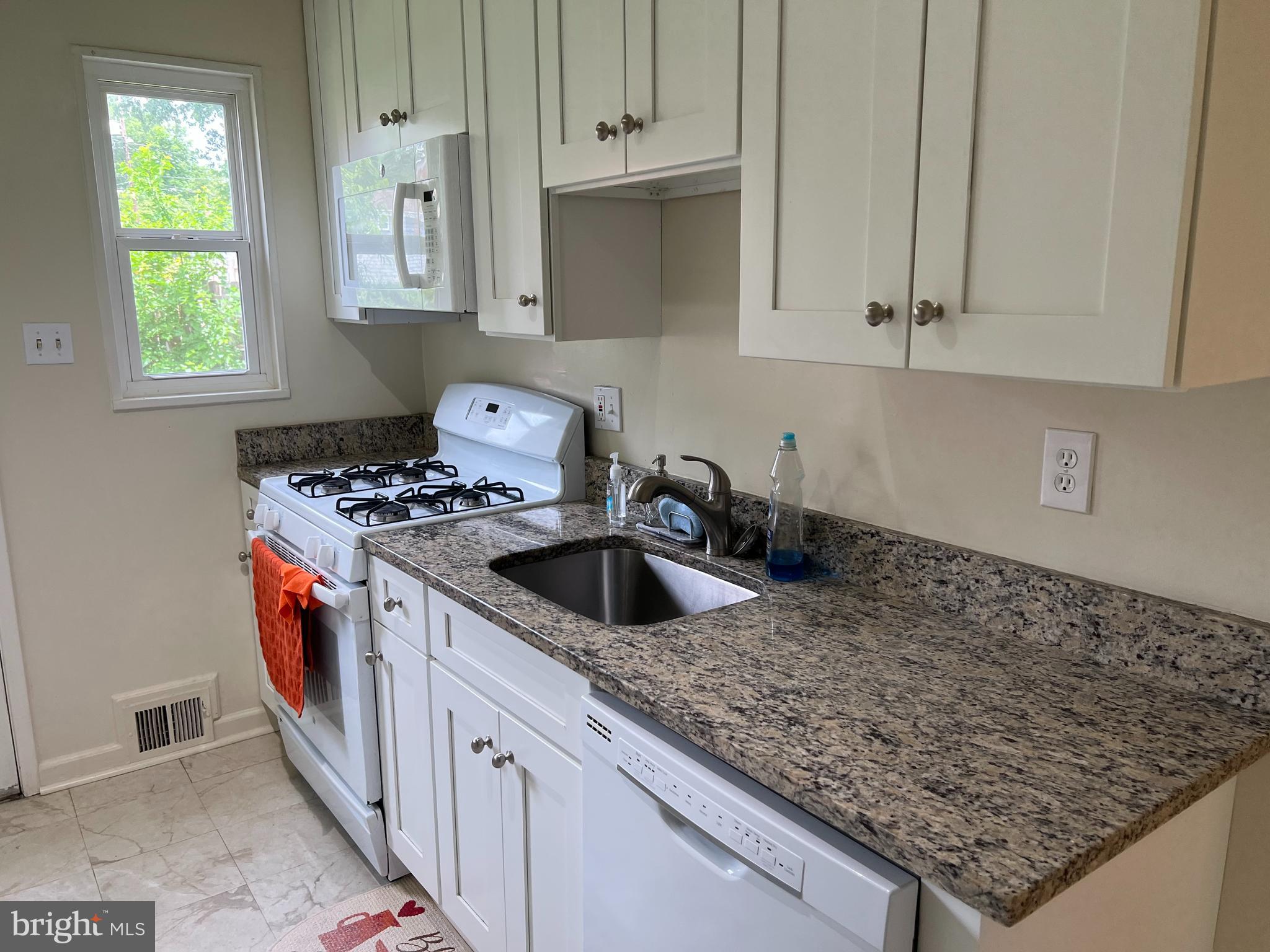 WAKEFIELD - Residential Lease