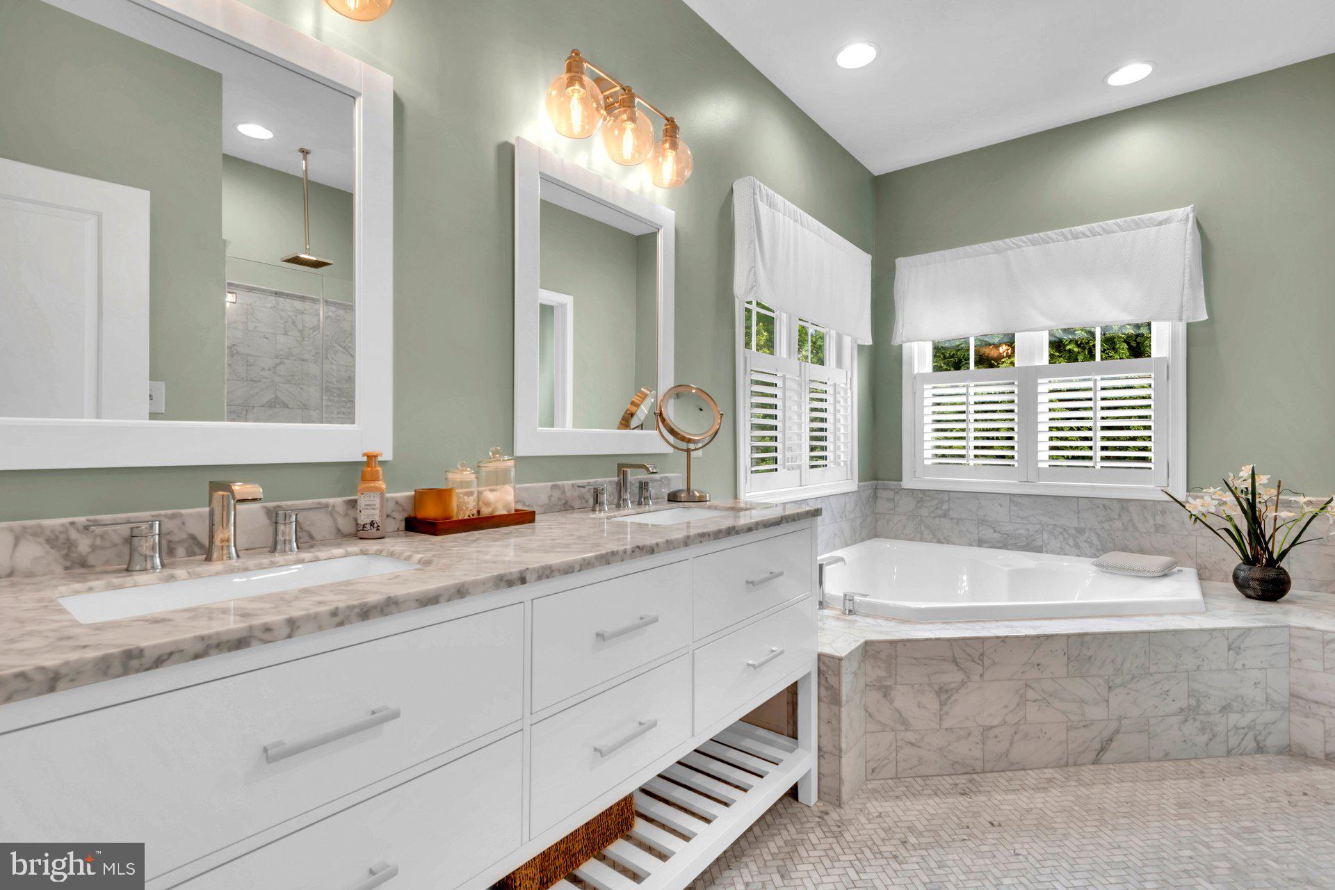 CHAPEL GROVE - Residential