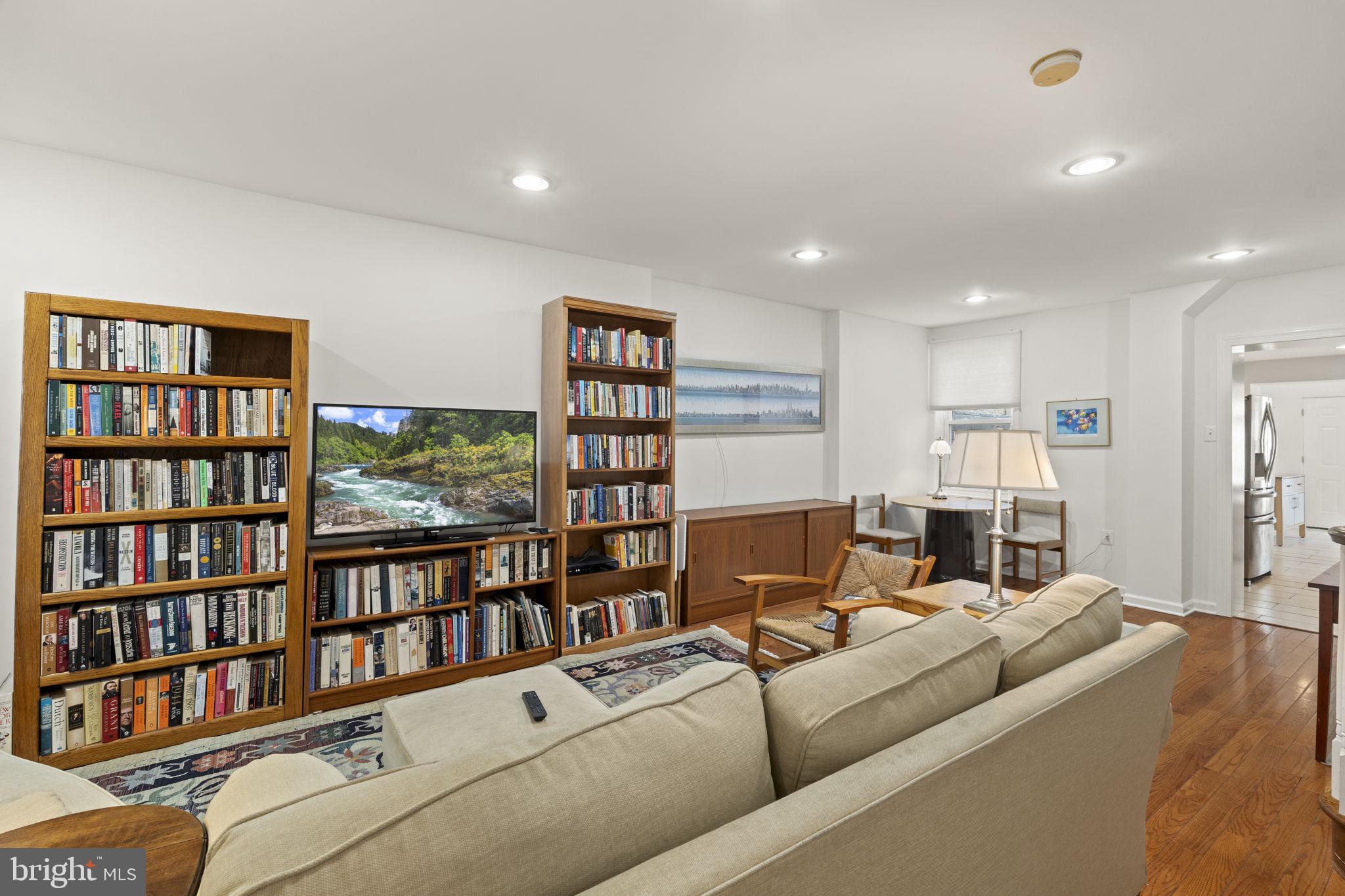 1913 CARPENTER STREET