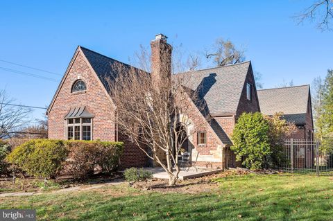 Photo of 4117 FRANKLIN ST, KENSINGTON, MD 20895 (MLS # MDMC2076280) Photo of 4117 FRANKLIN ST, KENSINGTON, MD 20895 (MLS # MDMC2076280)