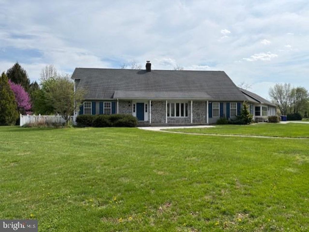 Photo of 240 N Old Stonehouse Rd, CARLISLE, PA 17015 (MLS # PACB2052818)