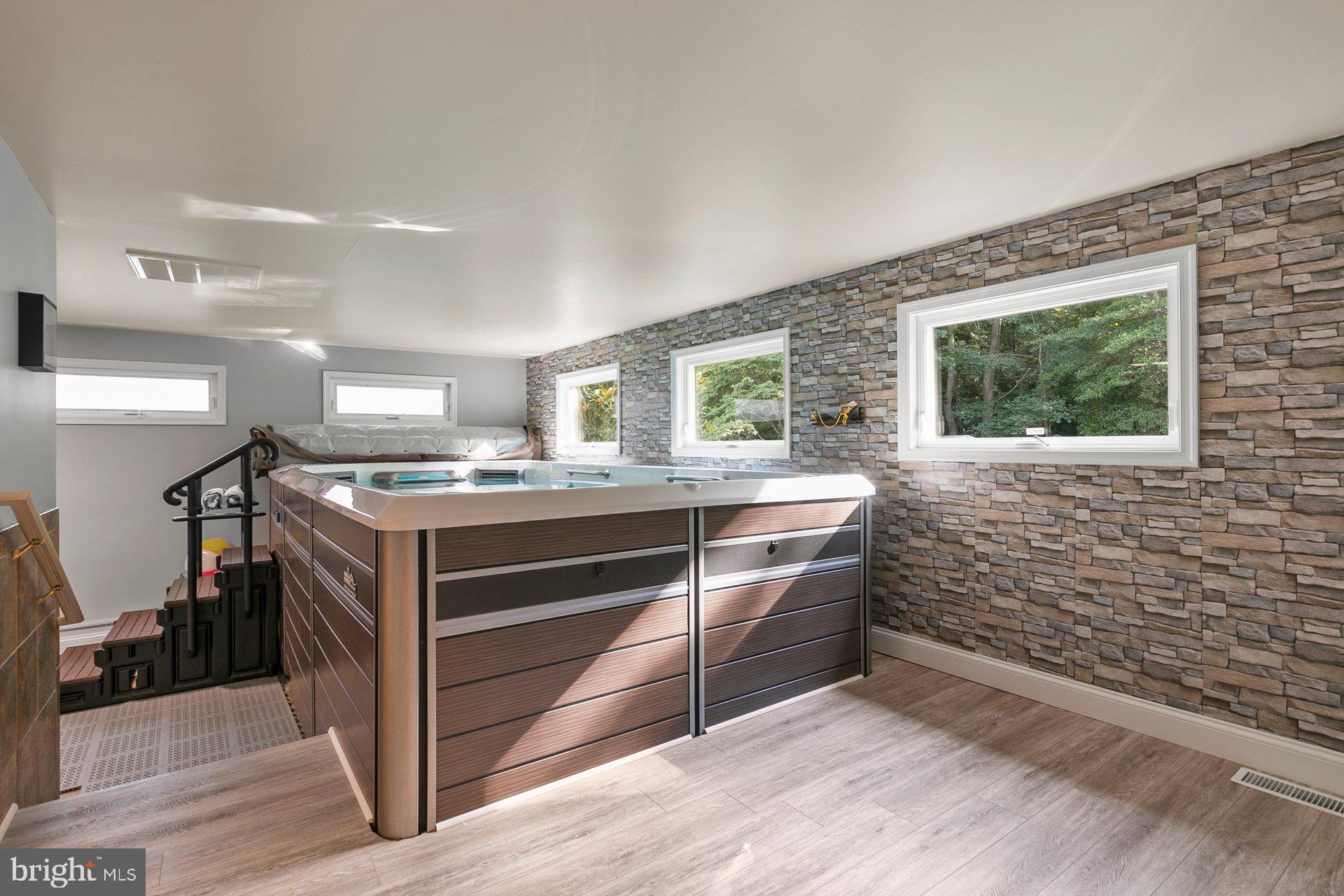 SOUTH ESSEX - Residential