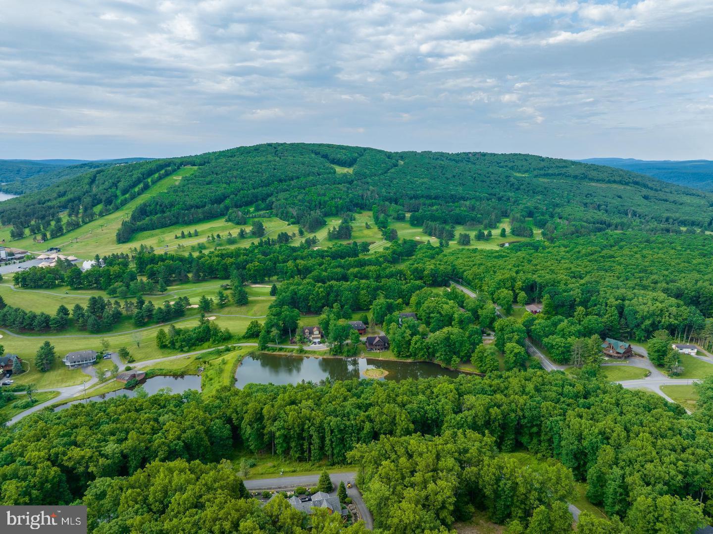 DEEP CREEK ESTATES - Land