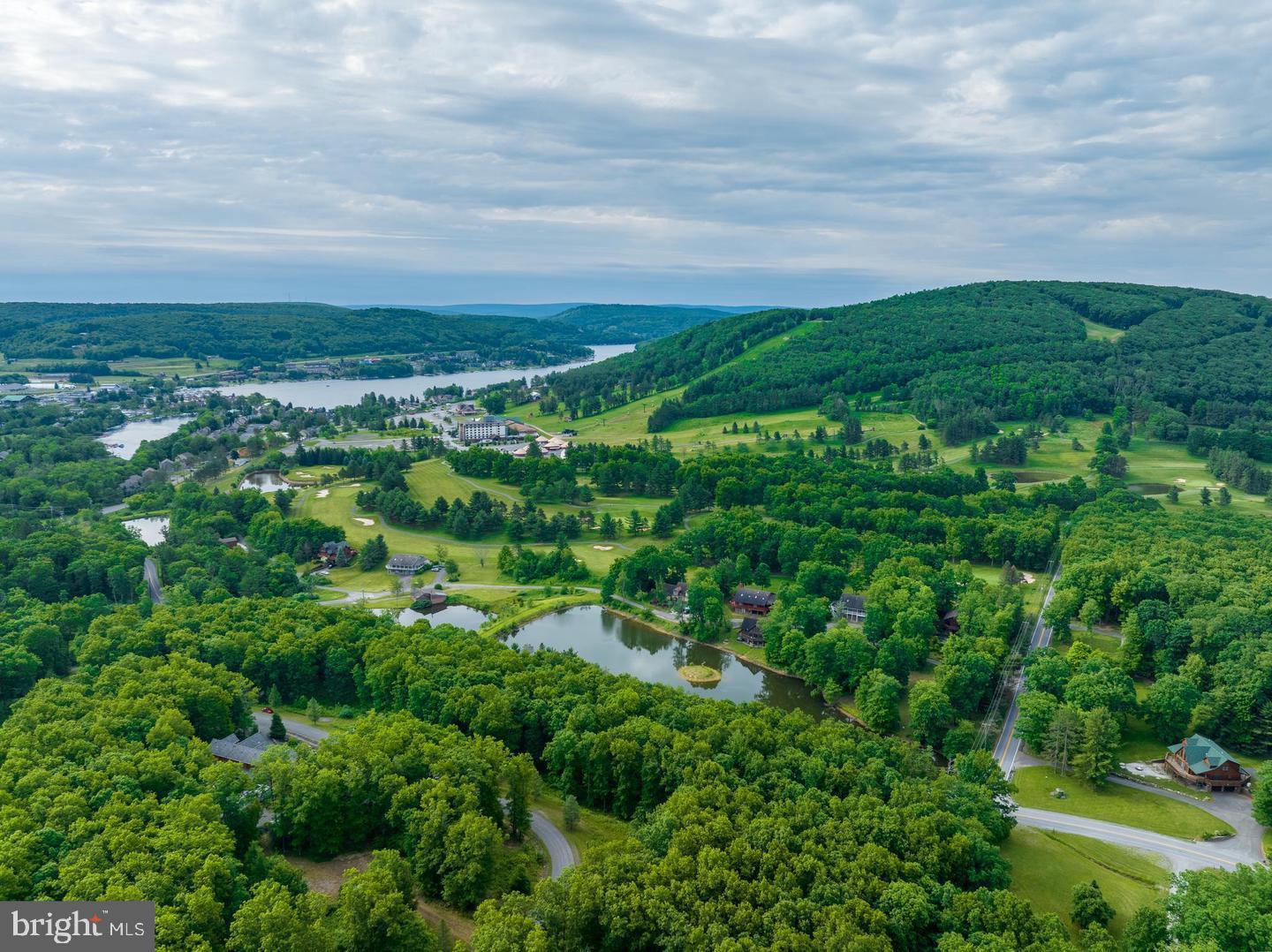 DEEP CREEK ESTATES - Land