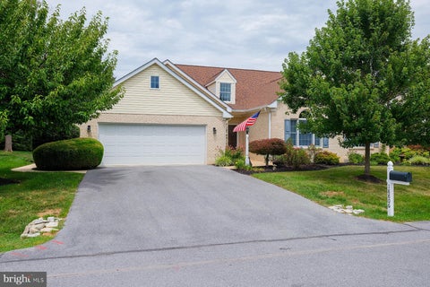 Townhouse For Sale - 18806 Dover Drive<br/> HAGERSTOWN, MD 21742