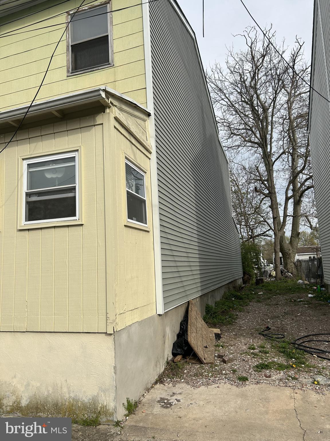 1012 N WILLOW STREET