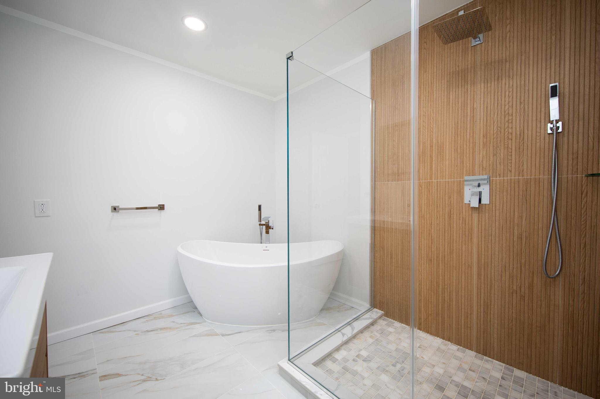 TYLER WALK - Residential