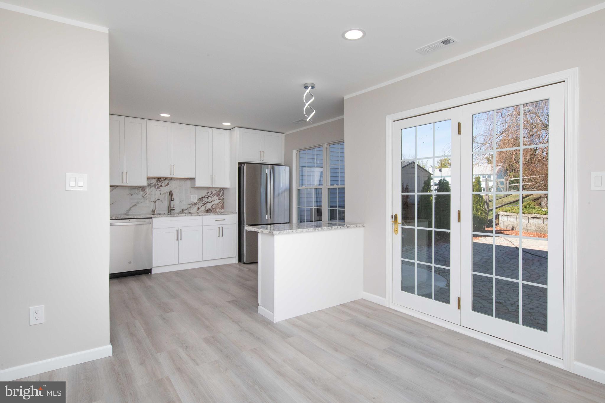 TYLER WALK - Residential