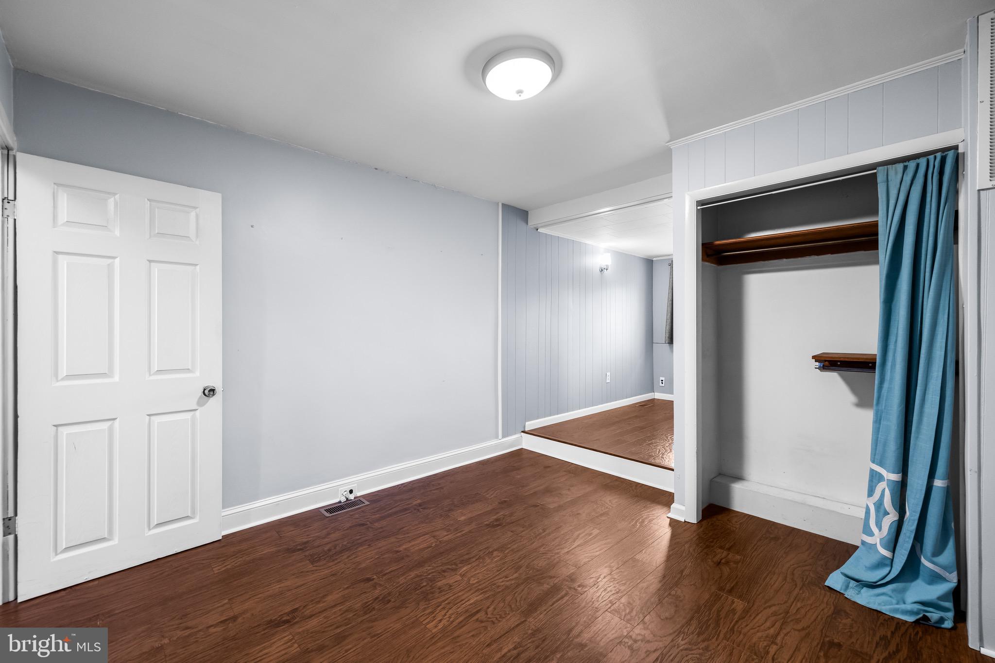 LOCUST POINT - Residential