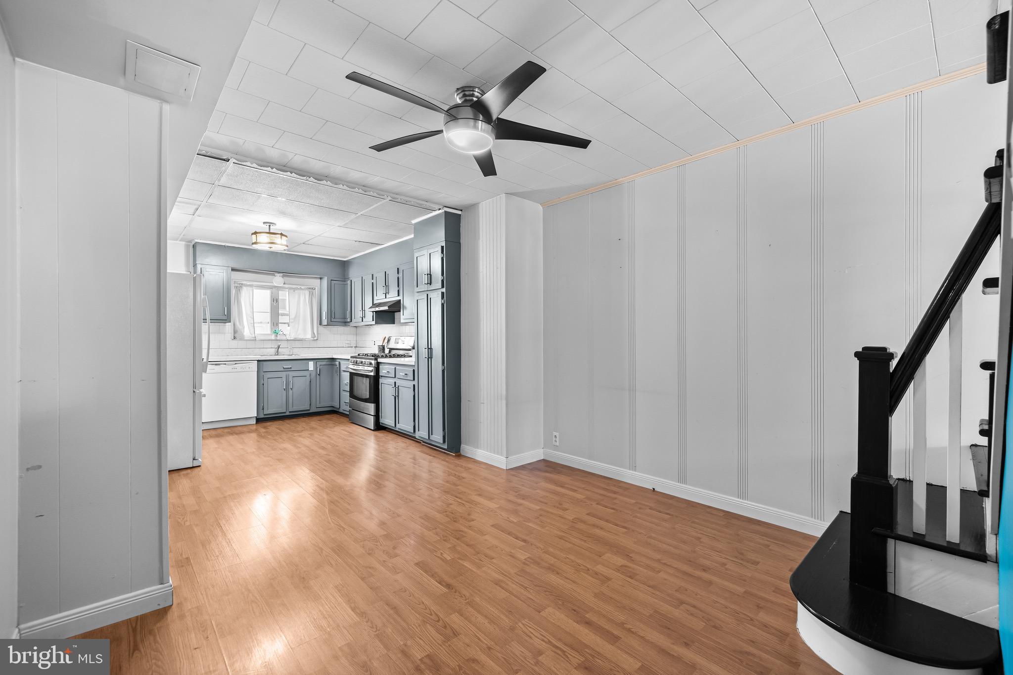 LOCUST POINT - Residential