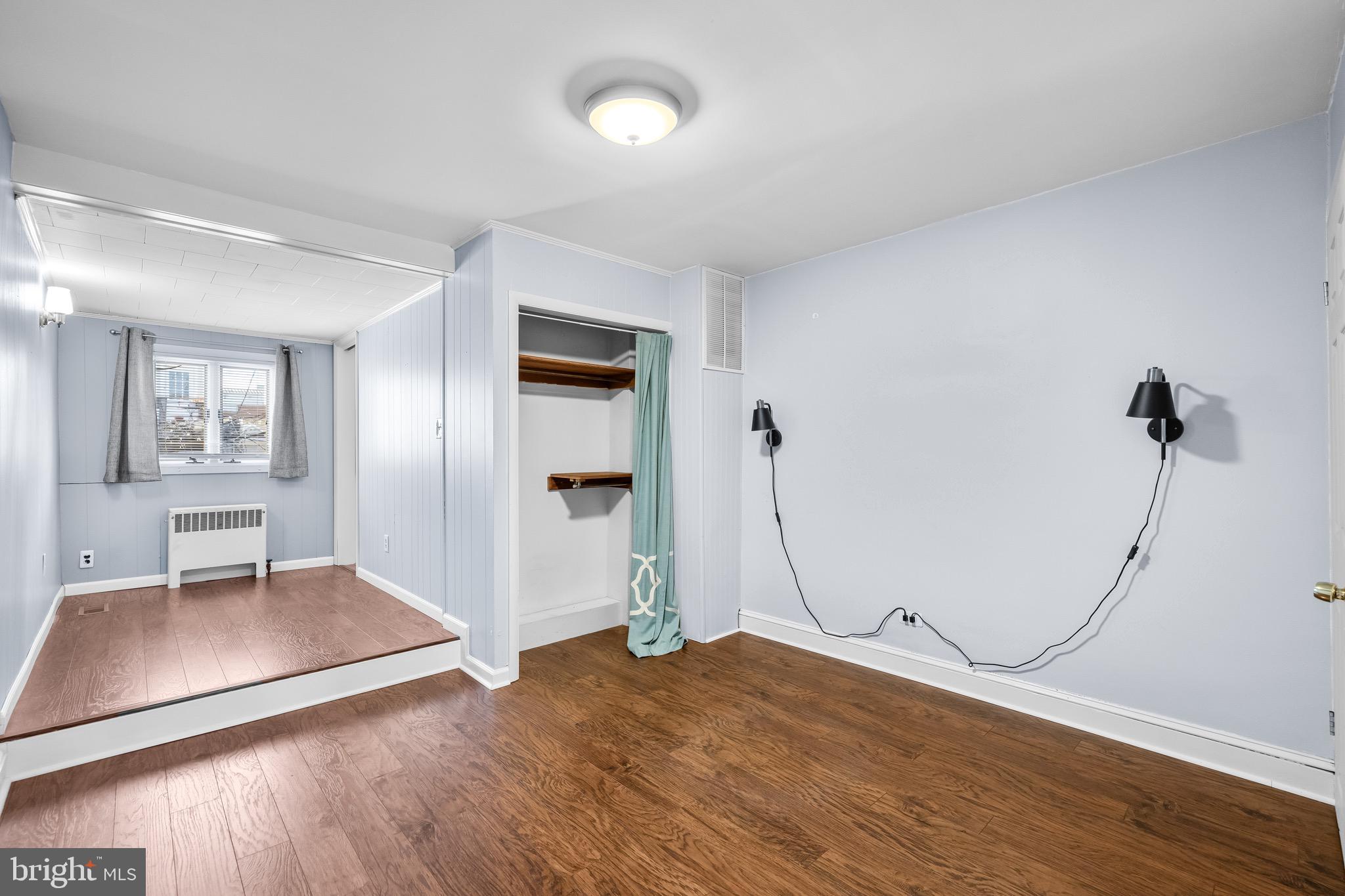 LOCUST POINT - Residential