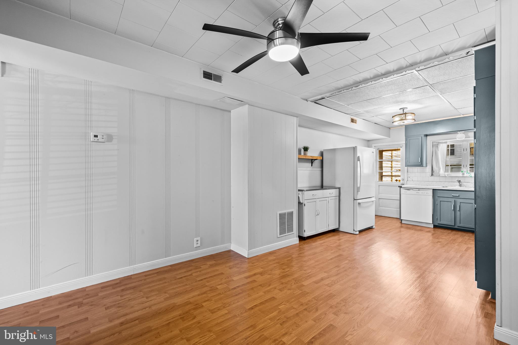 LOCUST POINT - Residential