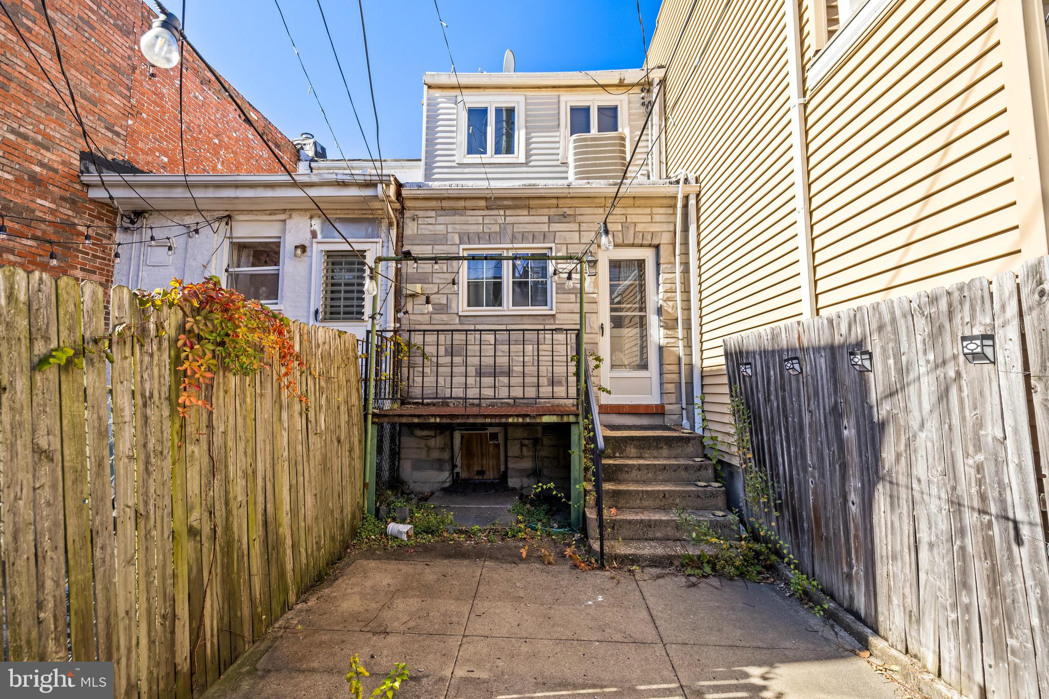 LOCUST POINT - Residential