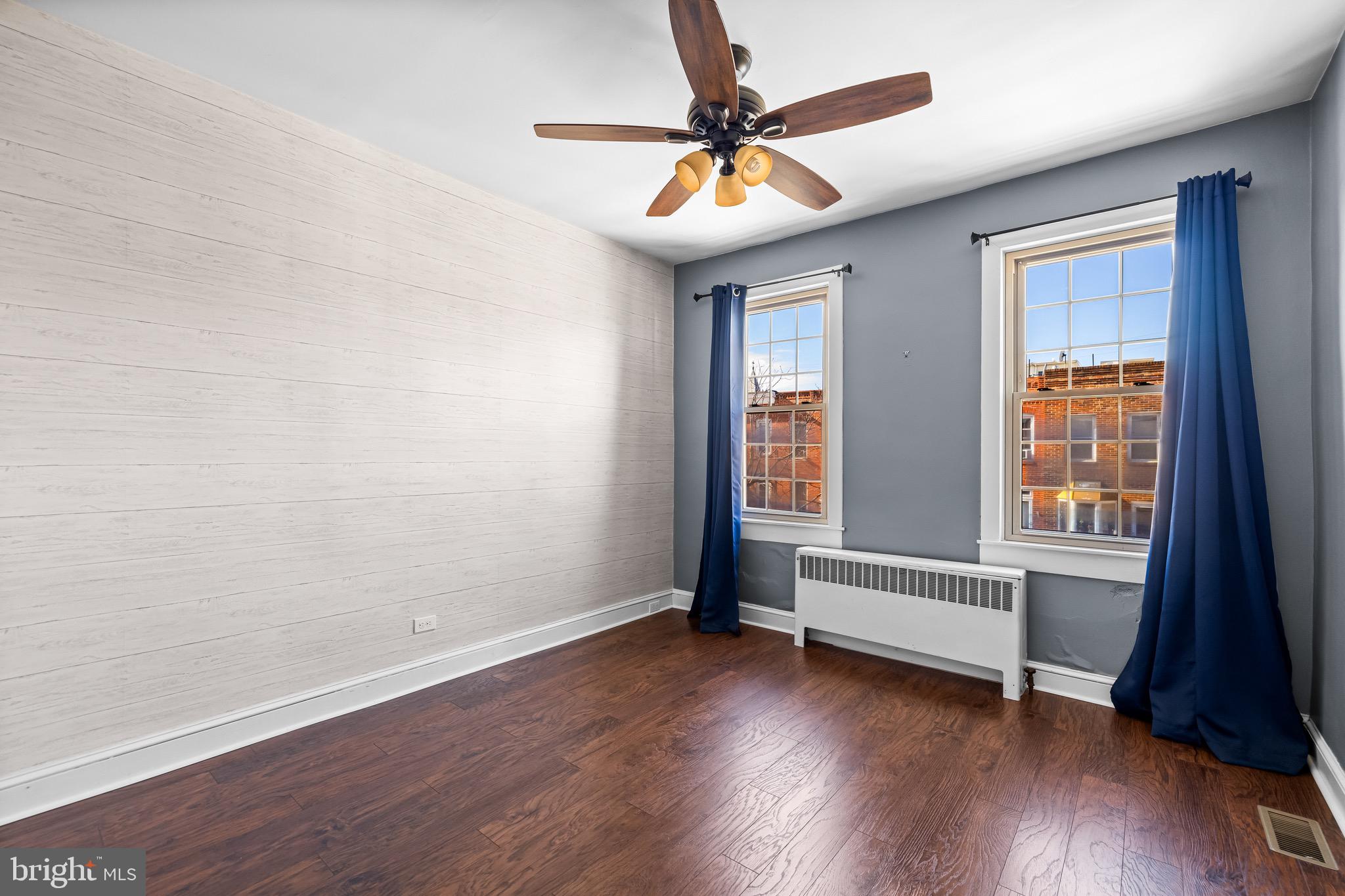 LOCUST POINT - Residential