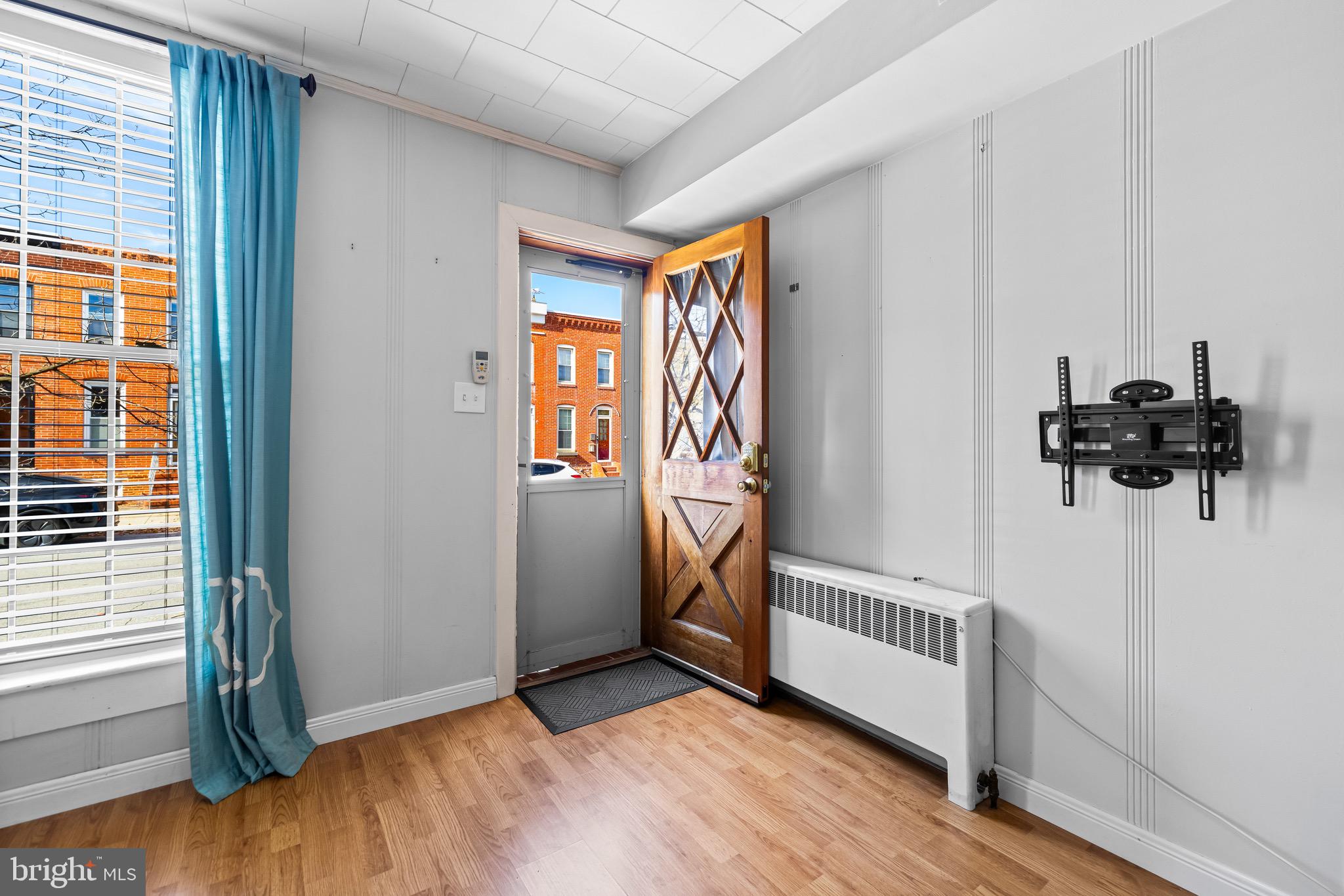 LOCUST POINT - Residential