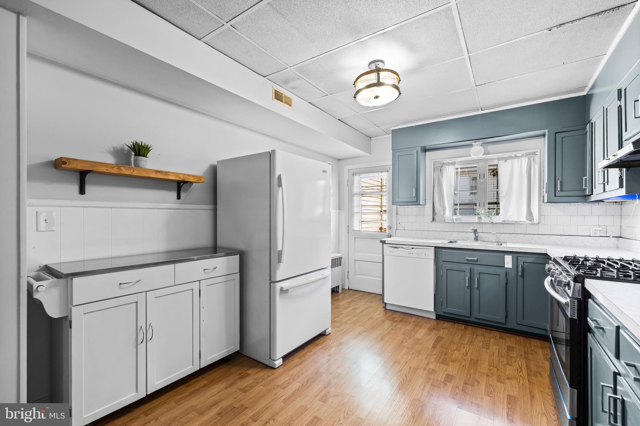 LOCUST POINT - Residential