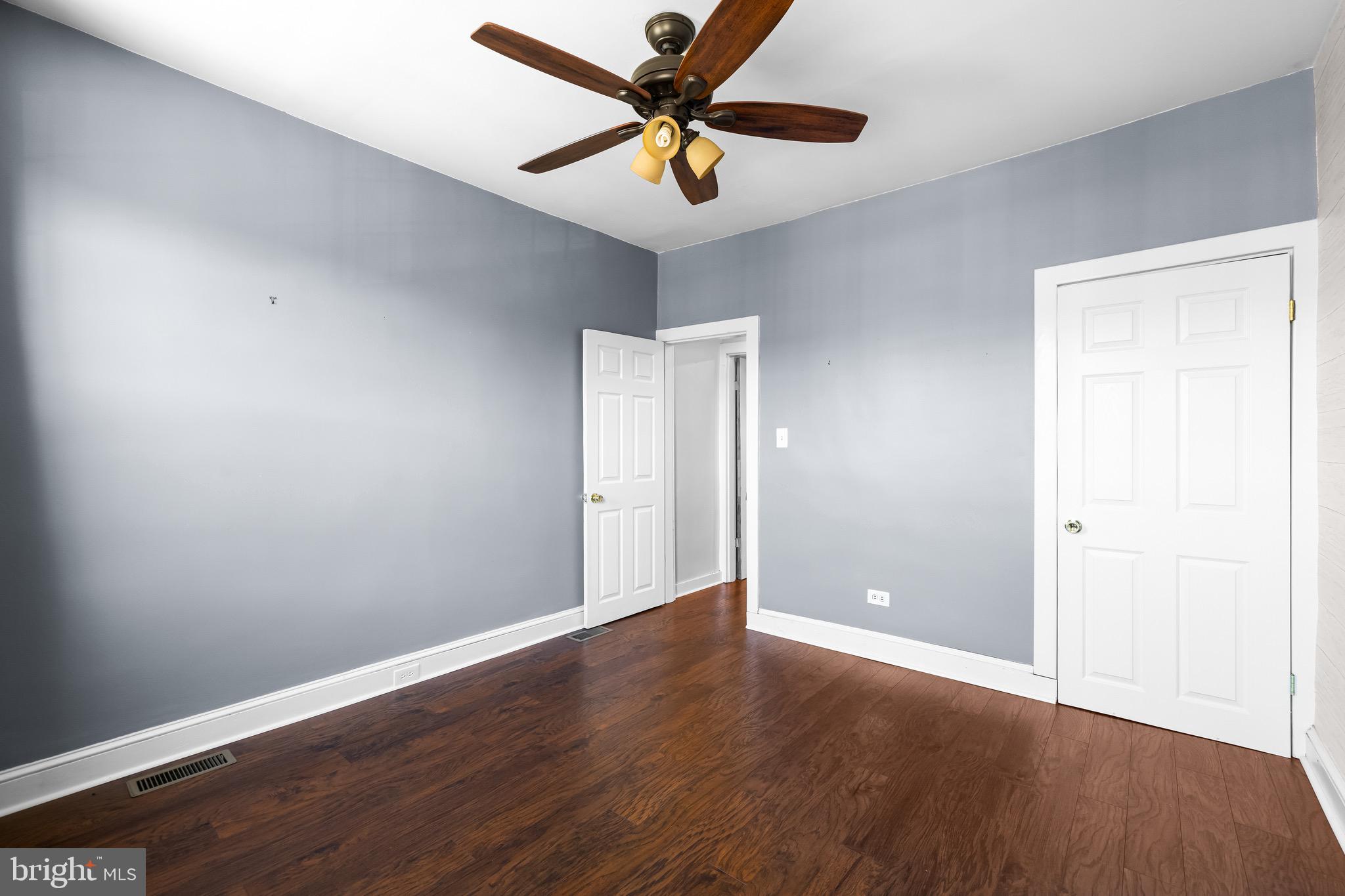 LOCUST POINT - Residential