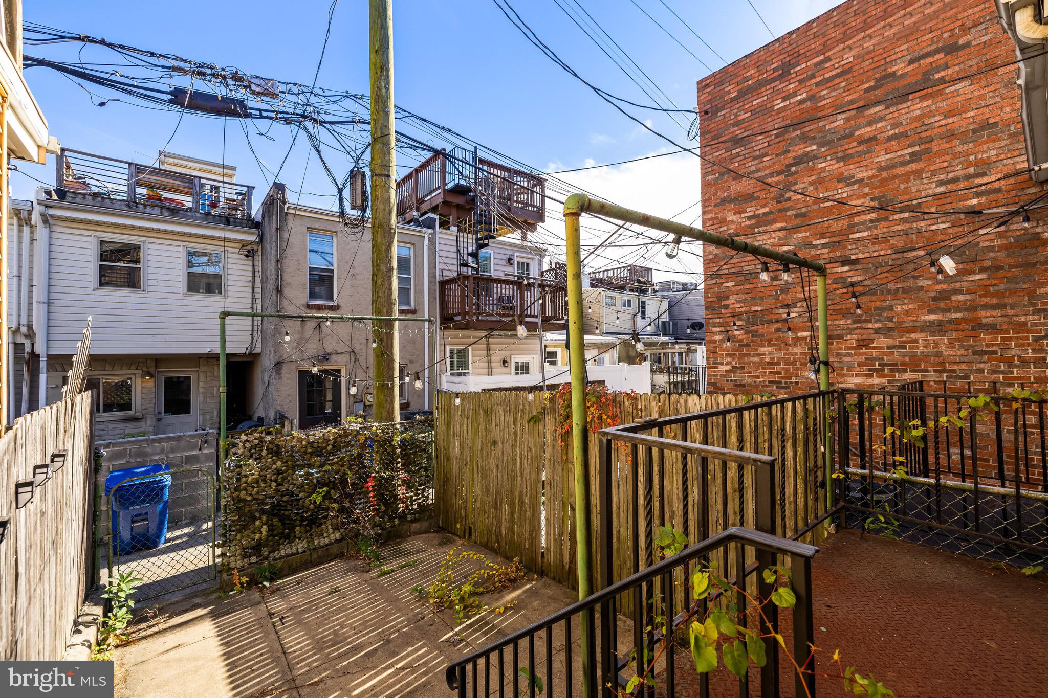 LOCUST POINT - Residential