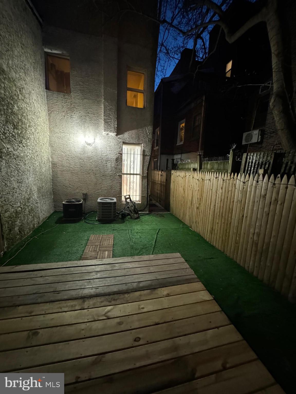 AVENUE OF THE ARTS - Residential Lease