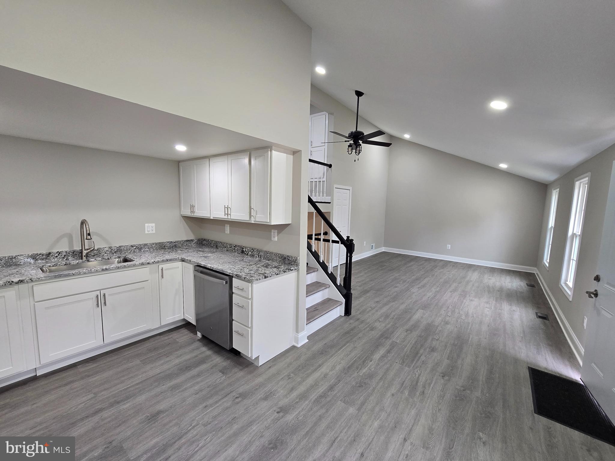 FOX RUN ESTATES - Residential