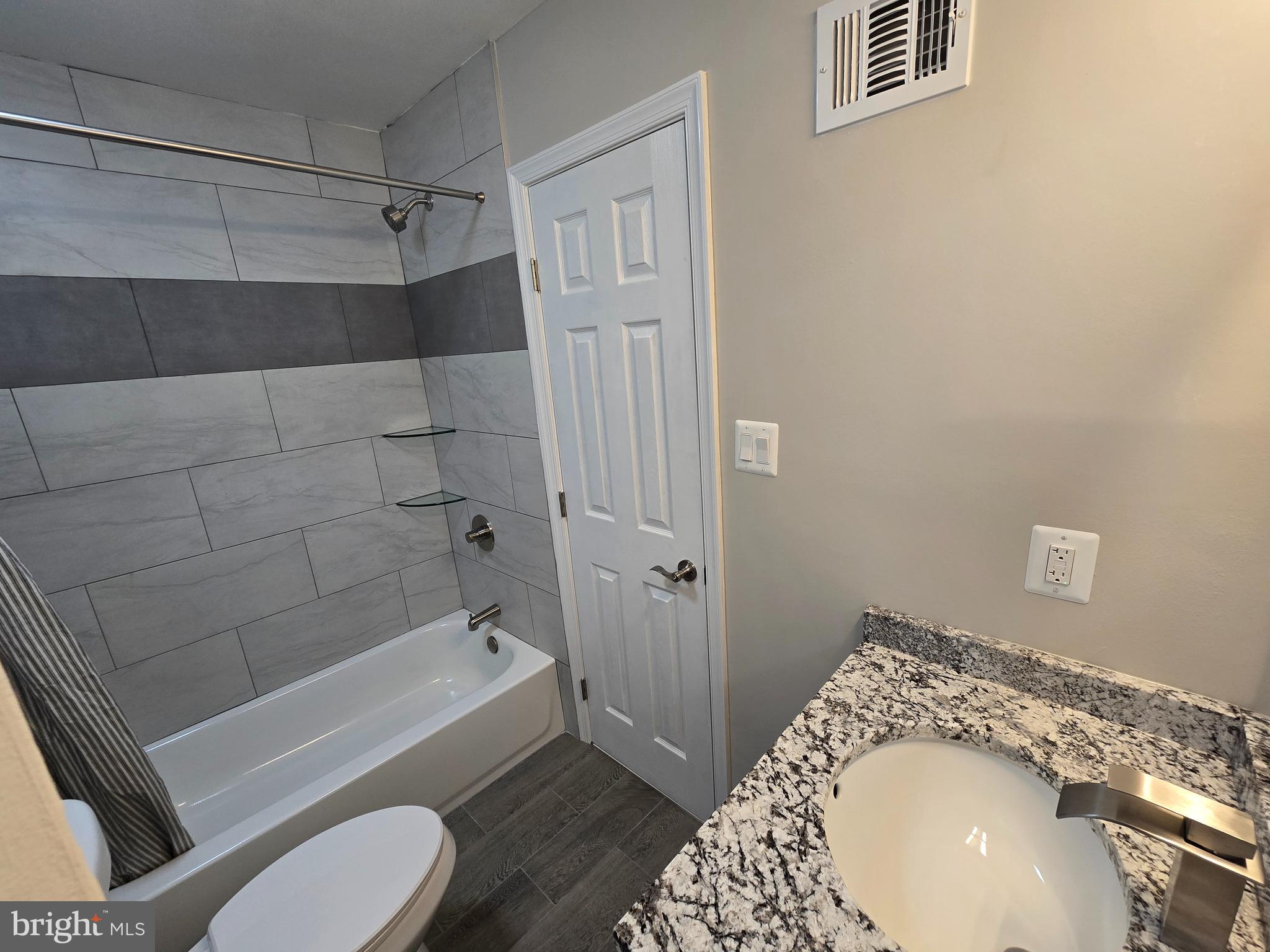 FOX RUN ESTATES - Residential