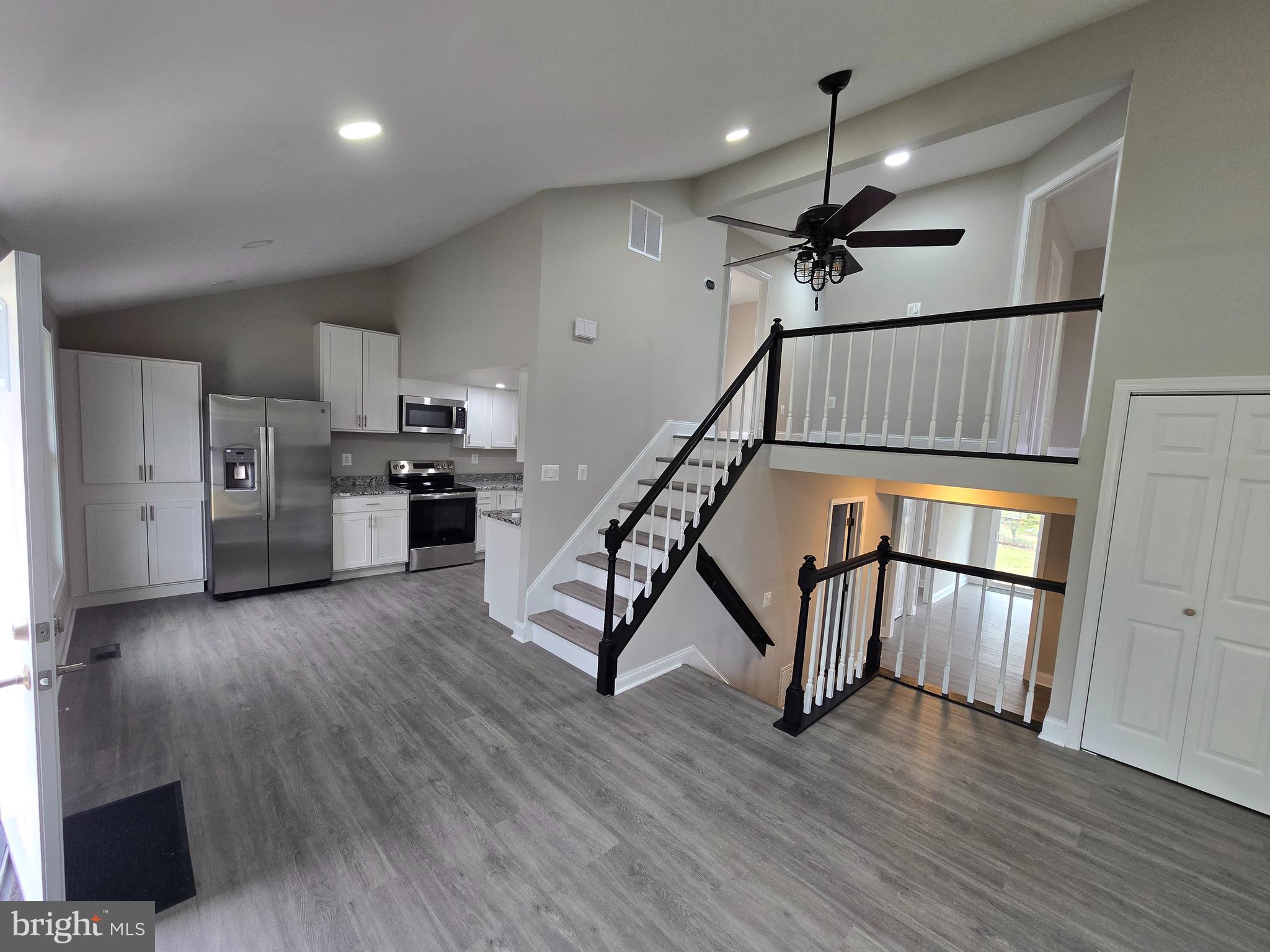 FOX RUN ESTATES - Residential