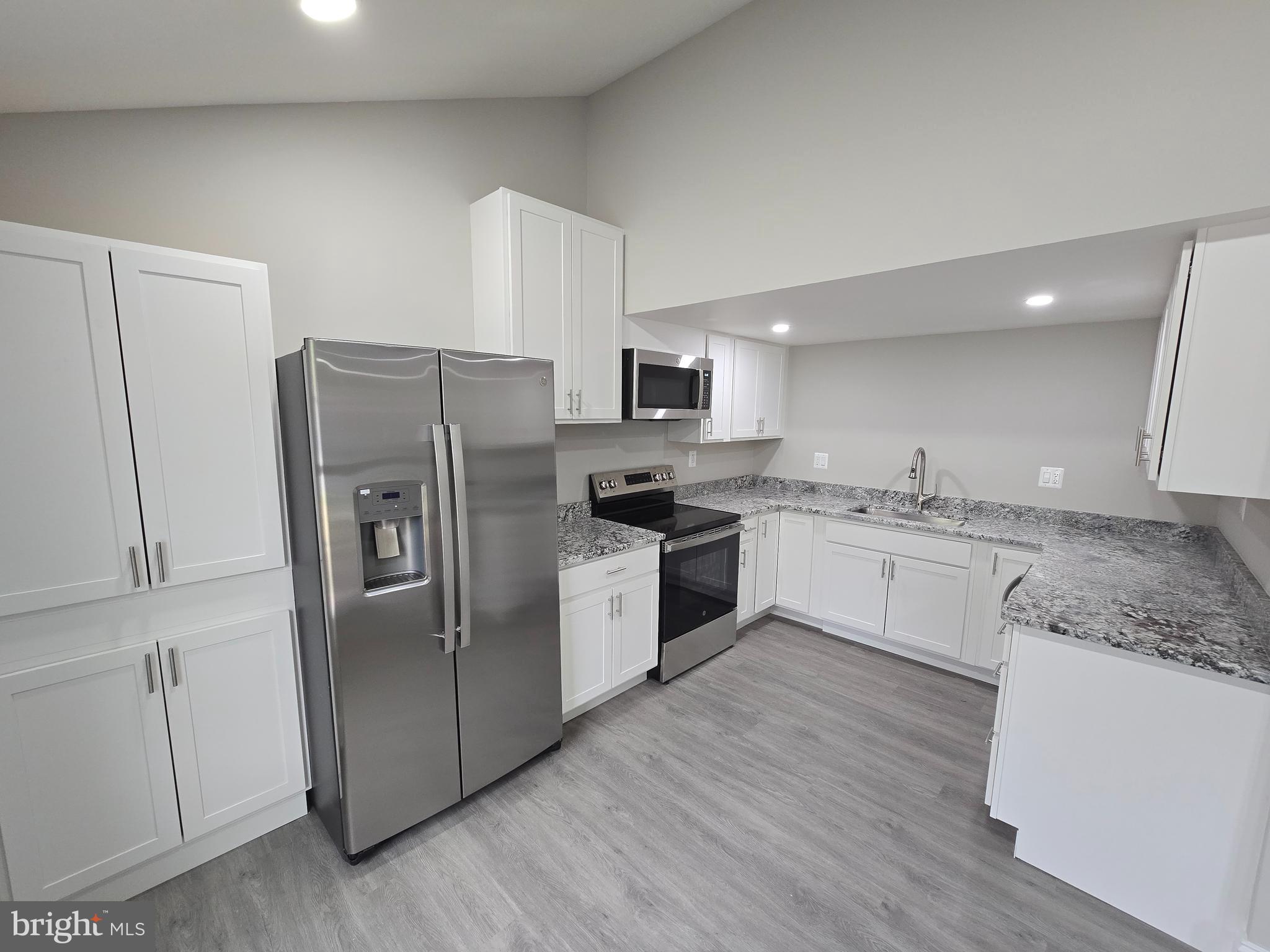 FOX RUN ESTATES - Residential