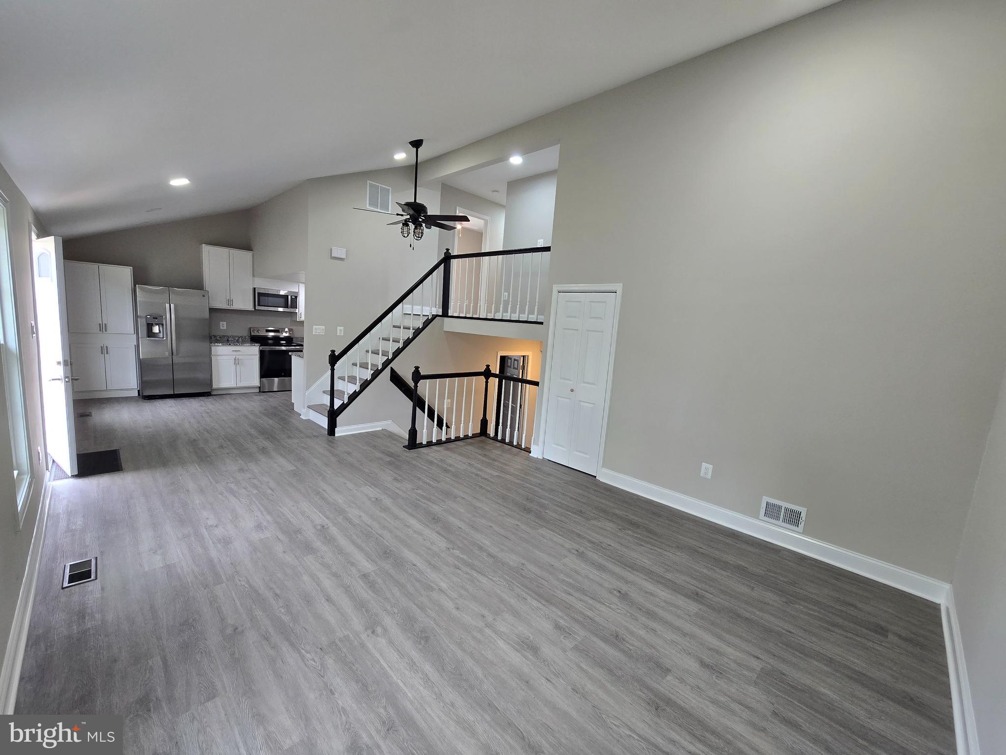 FOX RUN ESTATES - Residential