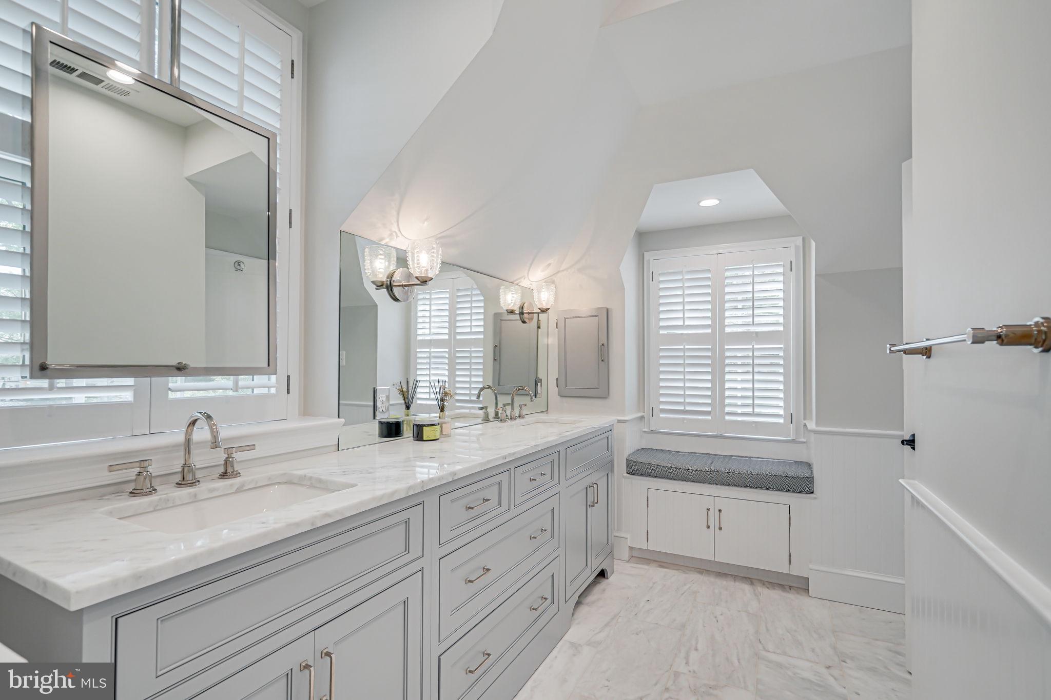 ROSEMONT - Residential