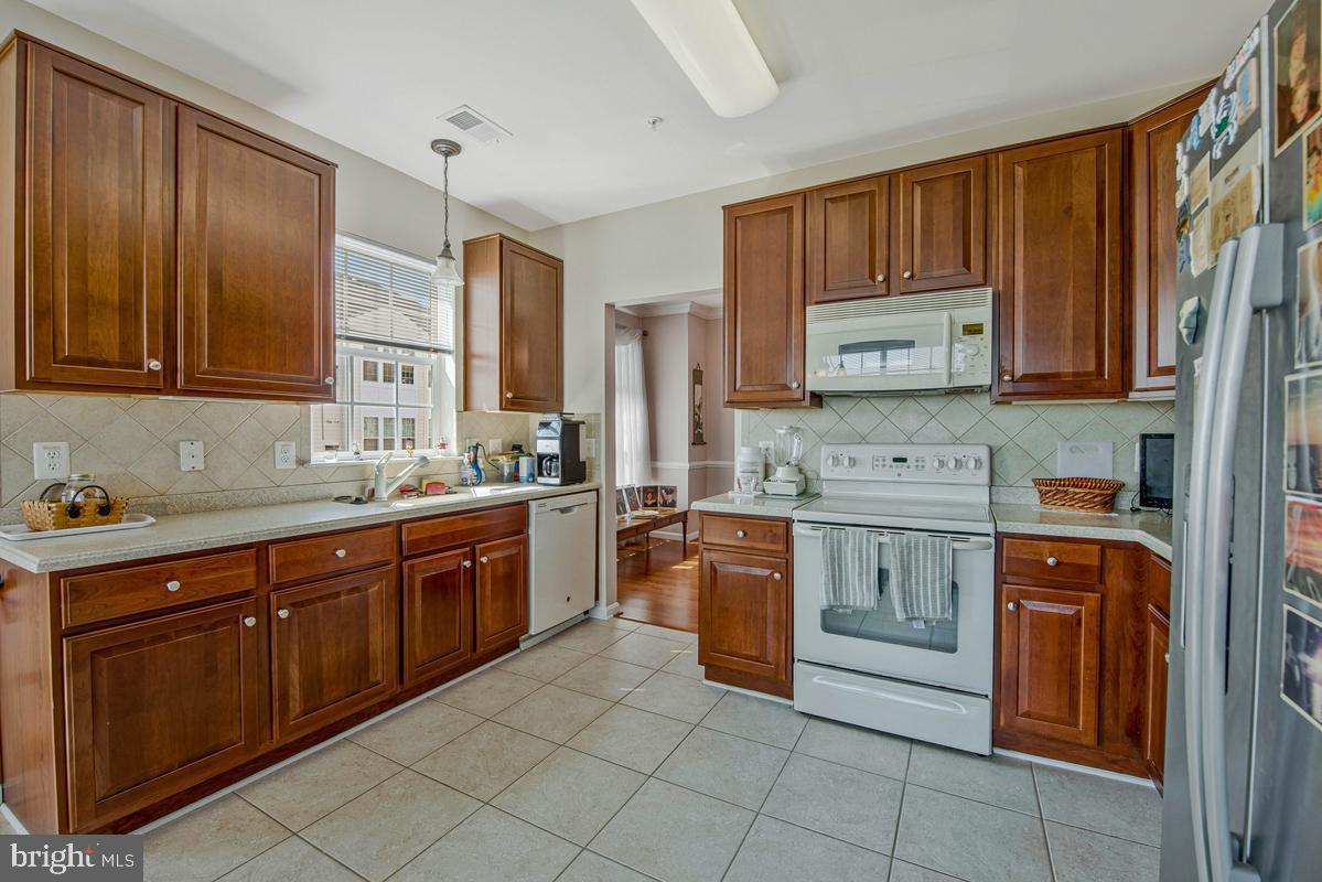 GATHERINGS AT LYNDWOOD - Residential