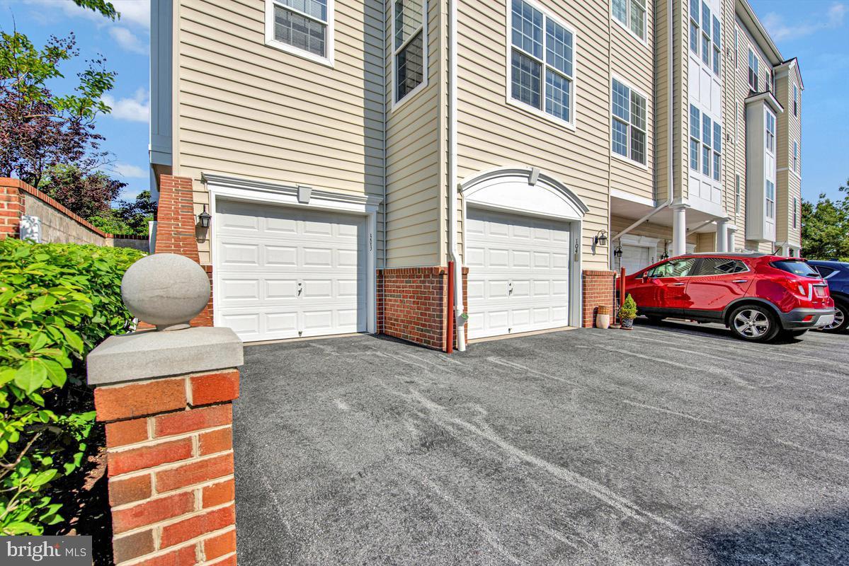 GATHERINGS AT LYNDWOOD - Residential