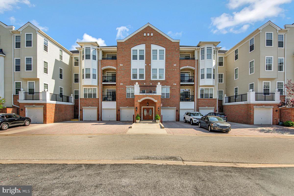 GATHERINGS AT LYNDWOOD - Residential