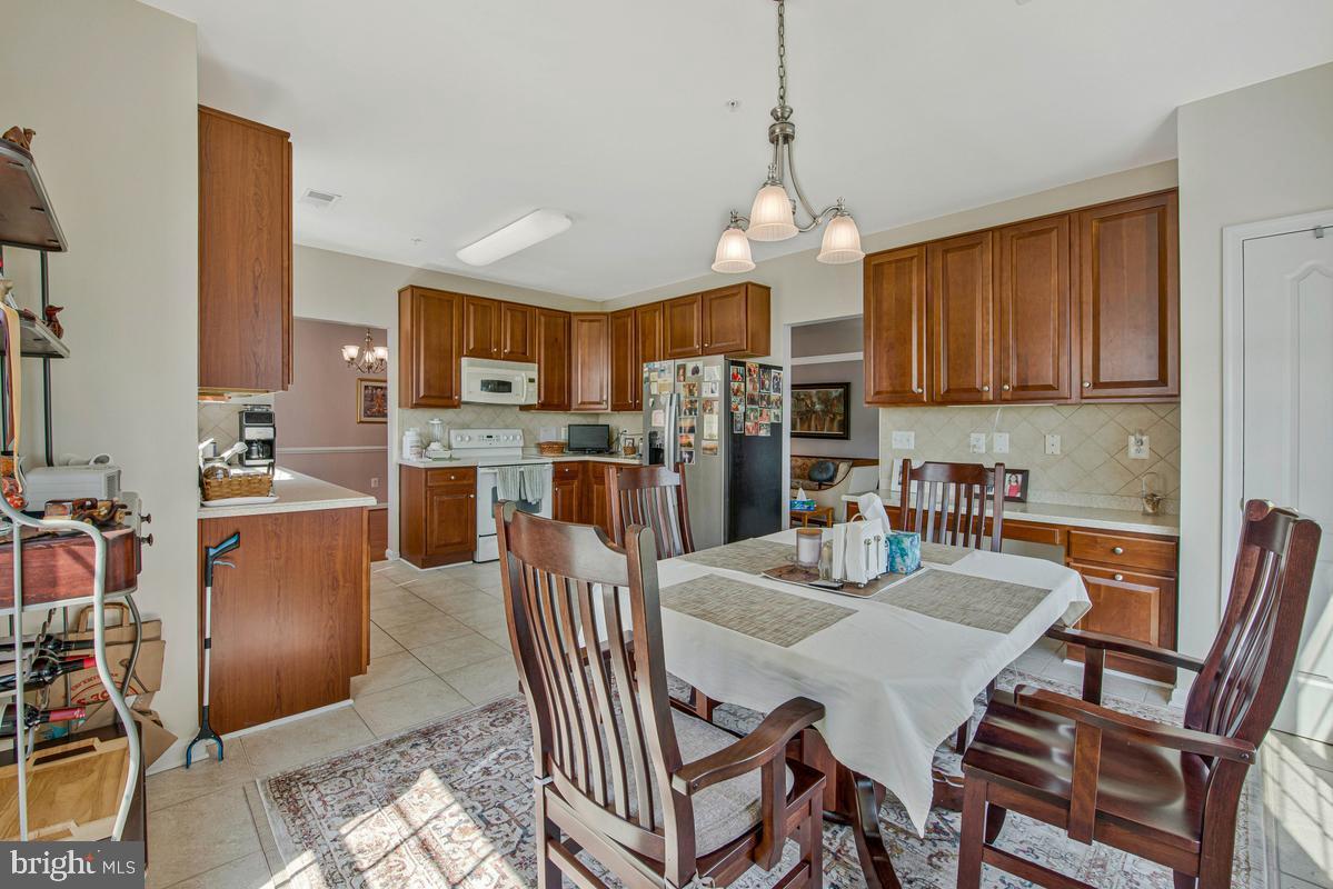 GATHERINGS AT LYNDWOOD - Residential