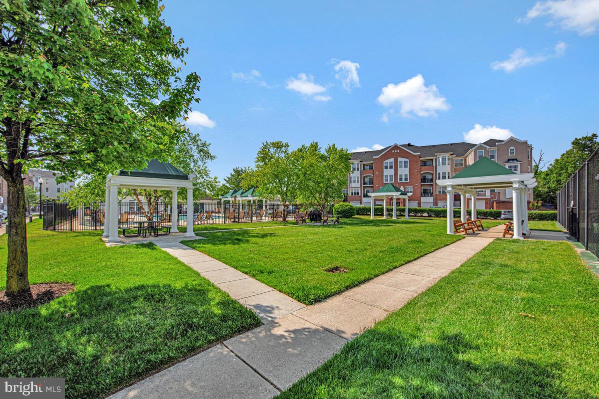 GATHERINGS AT LYNDWOOD - Residential