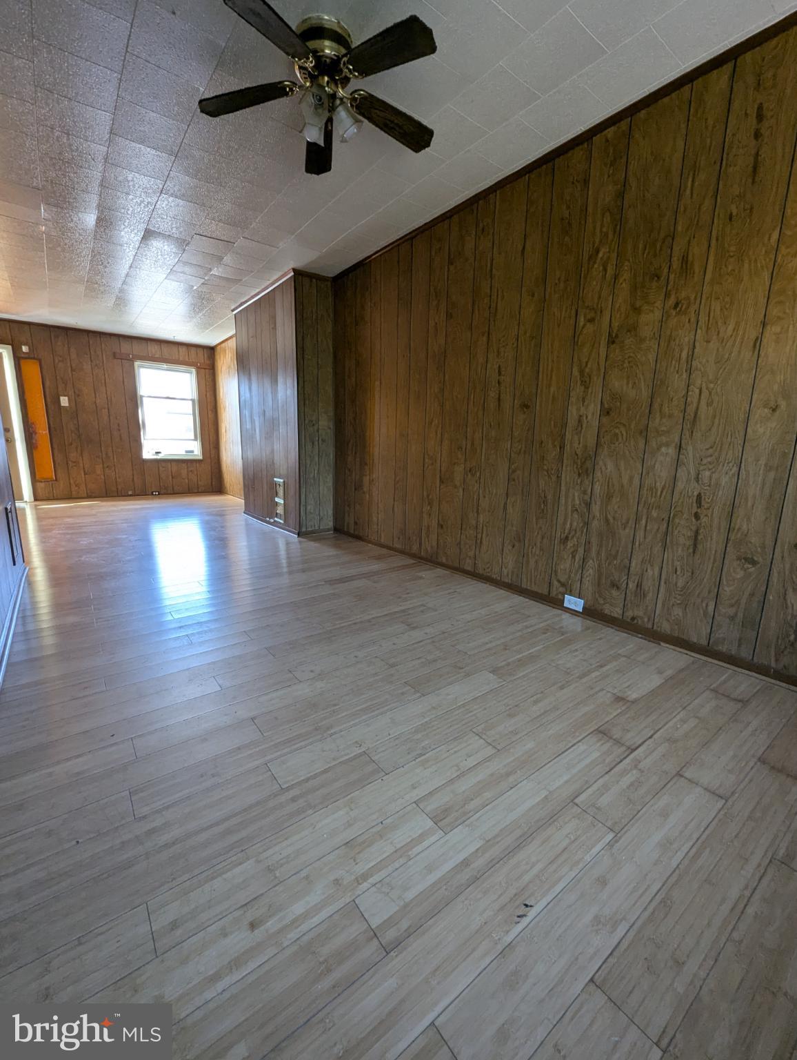 ELMWOOD PARK - Residential