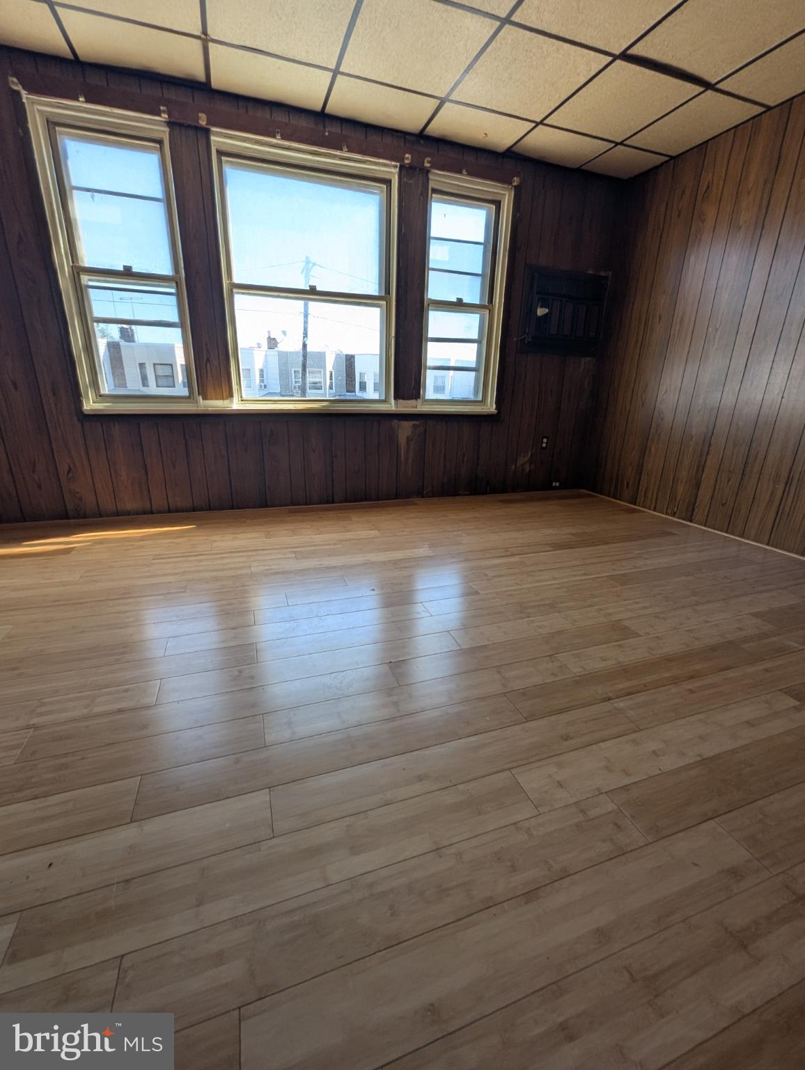 ELMWOOD PARK - Residential