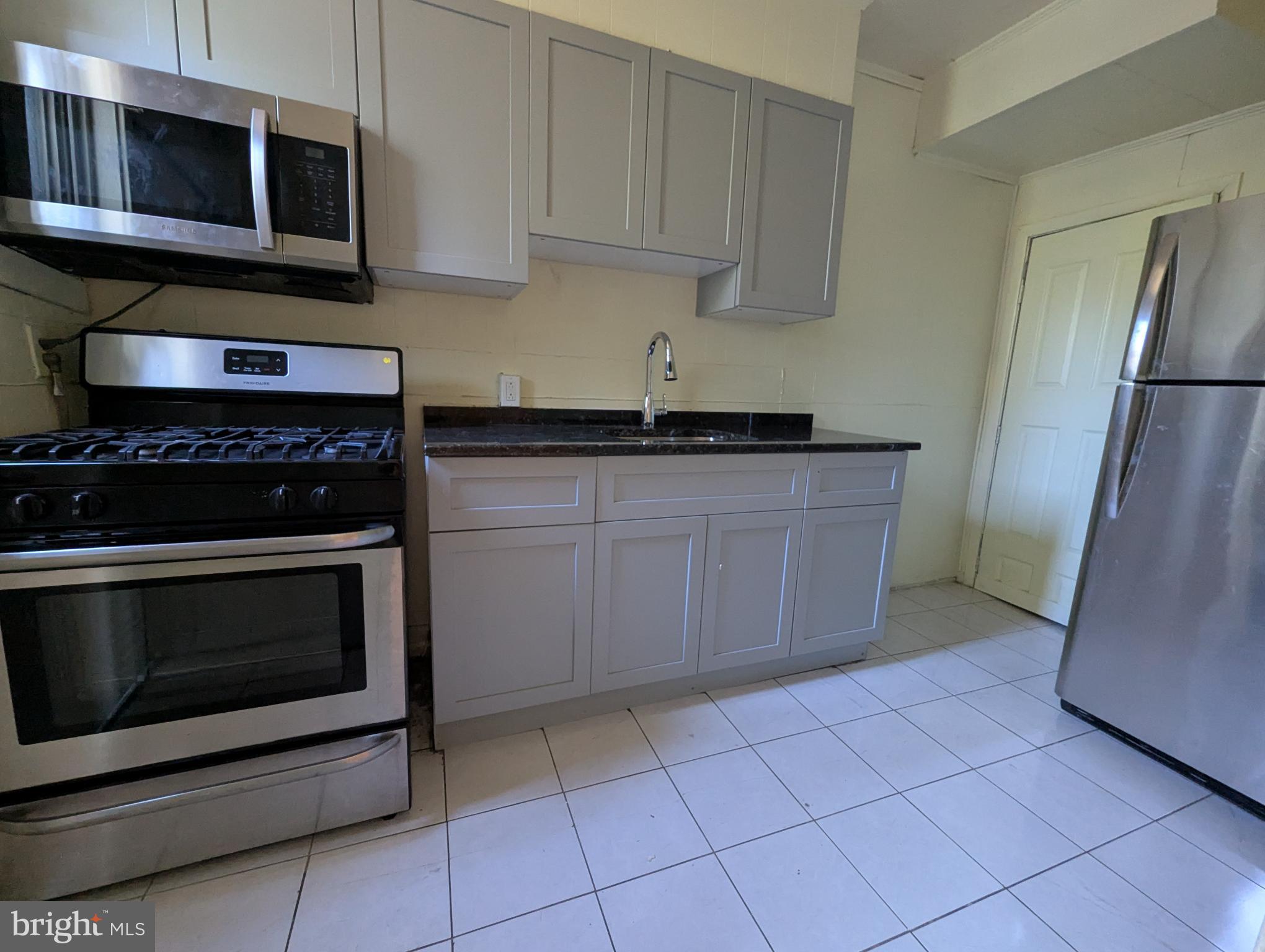 ELMWOOD PARK - Residential