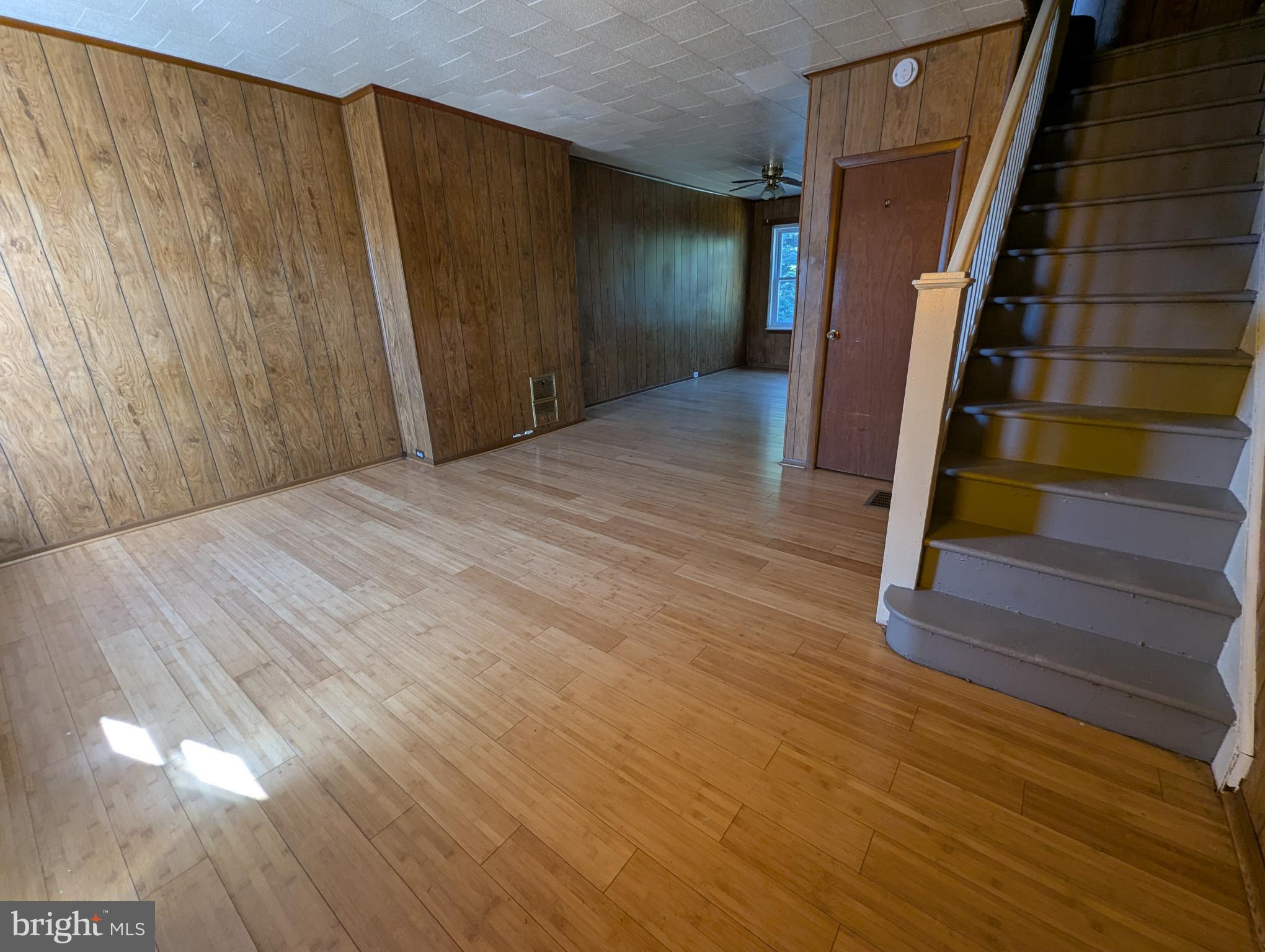 ELMWOOD PARK - Residential