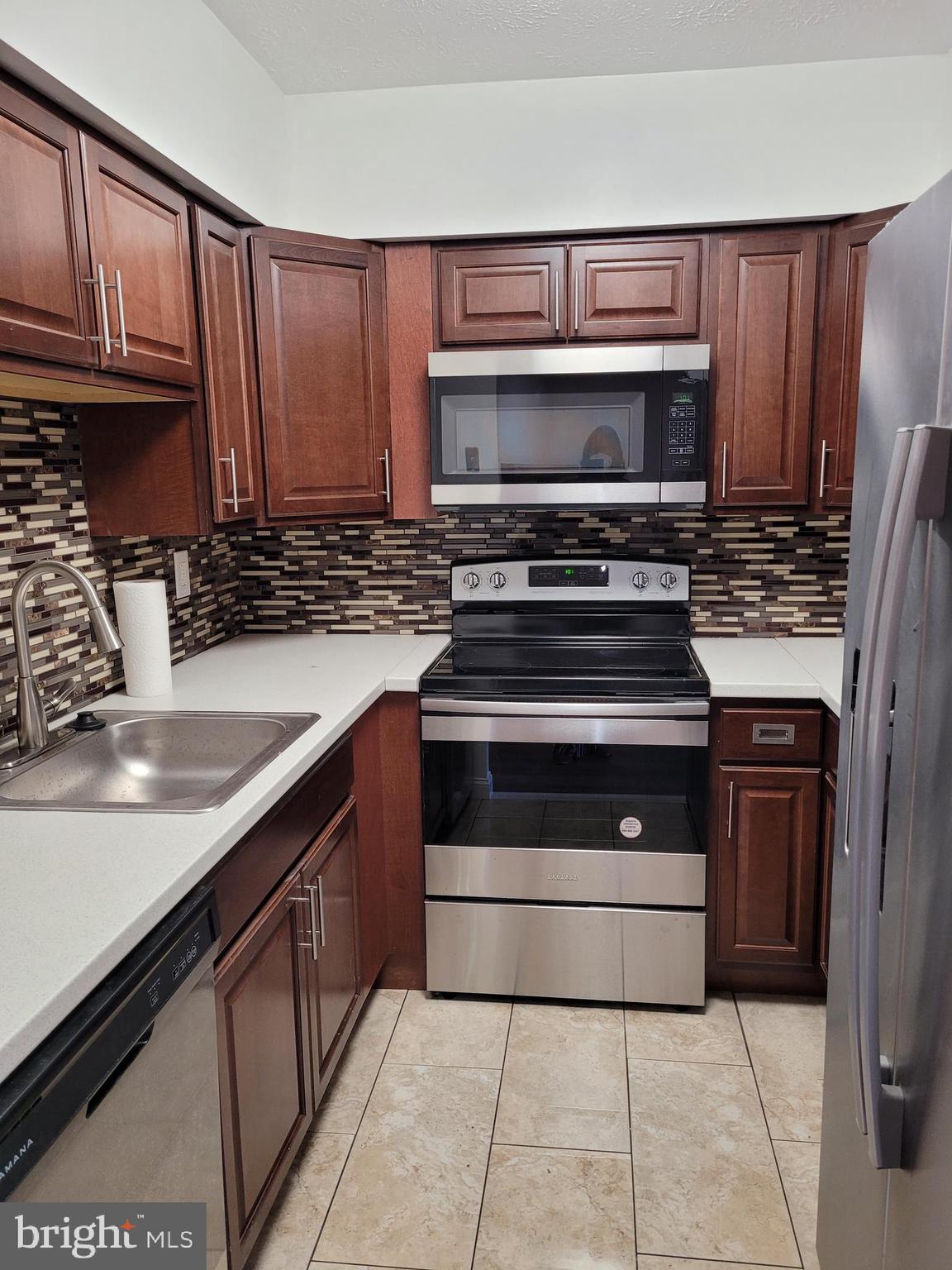 KINGS CONTRIVANCE - Residential Lease